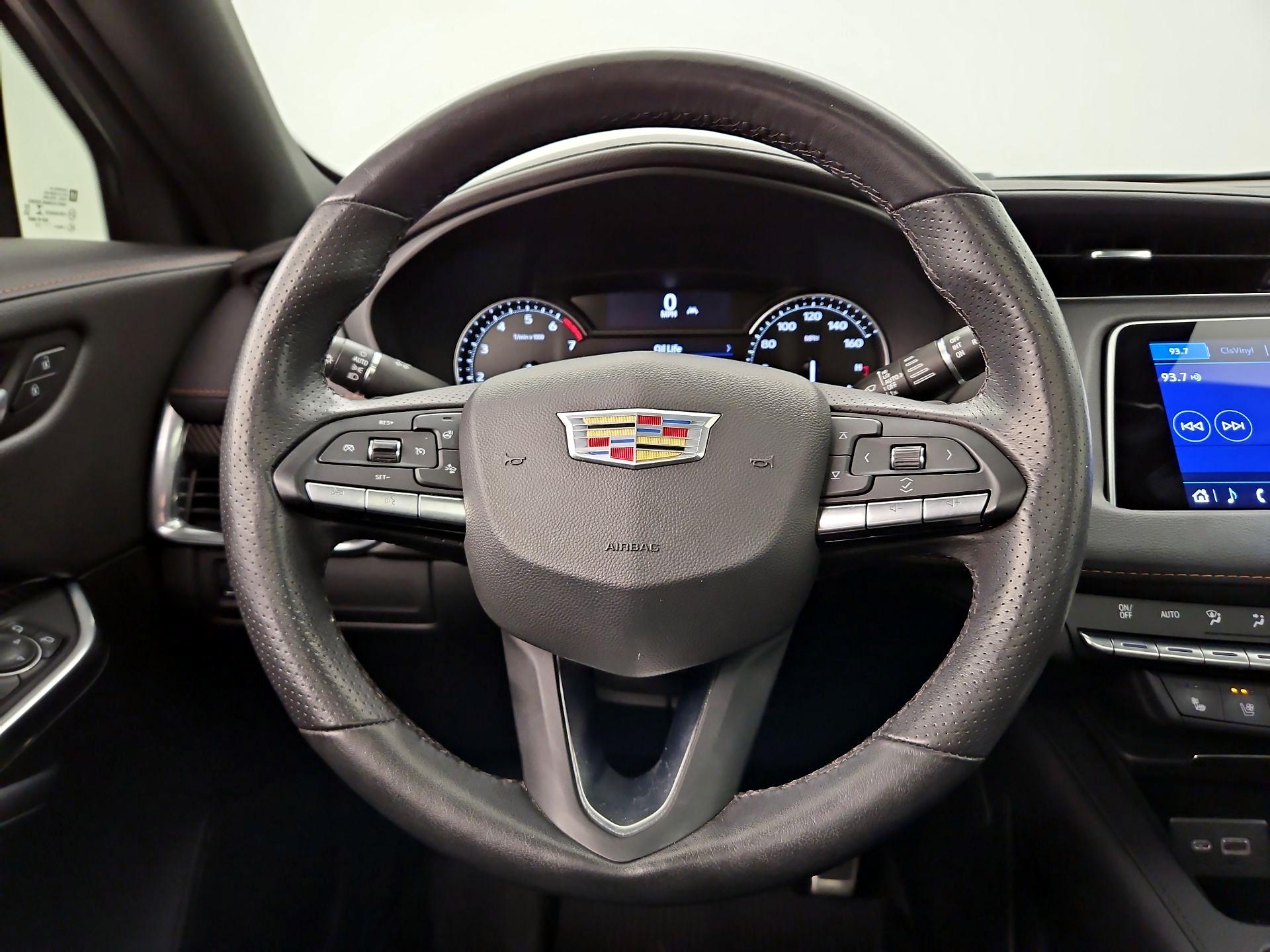 Thumbnail: 2023 Cadillac XT4 - 10