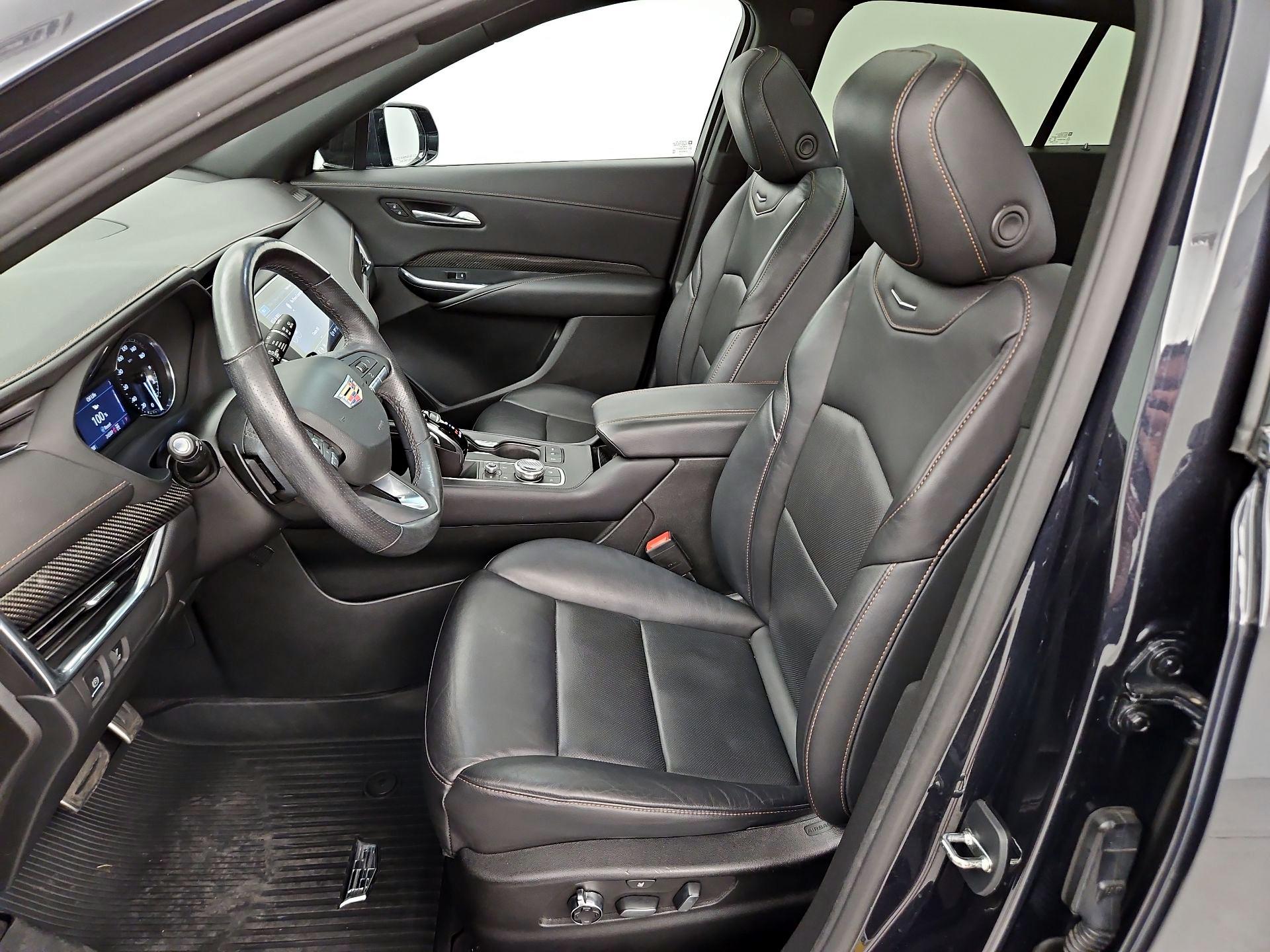 Thumbnail: 2023 Cadillac XT4 - 11