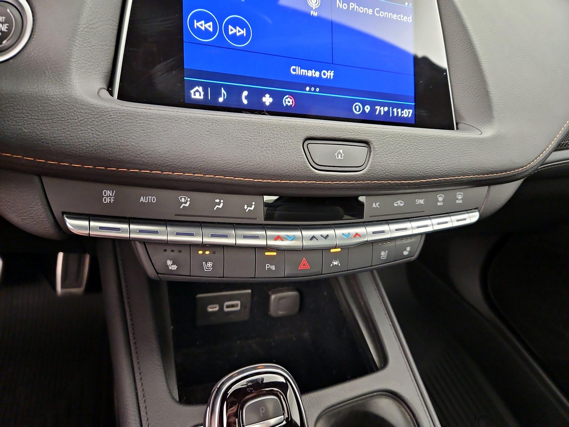 Thumbnail: 2023 Cadillac XT4 - 16