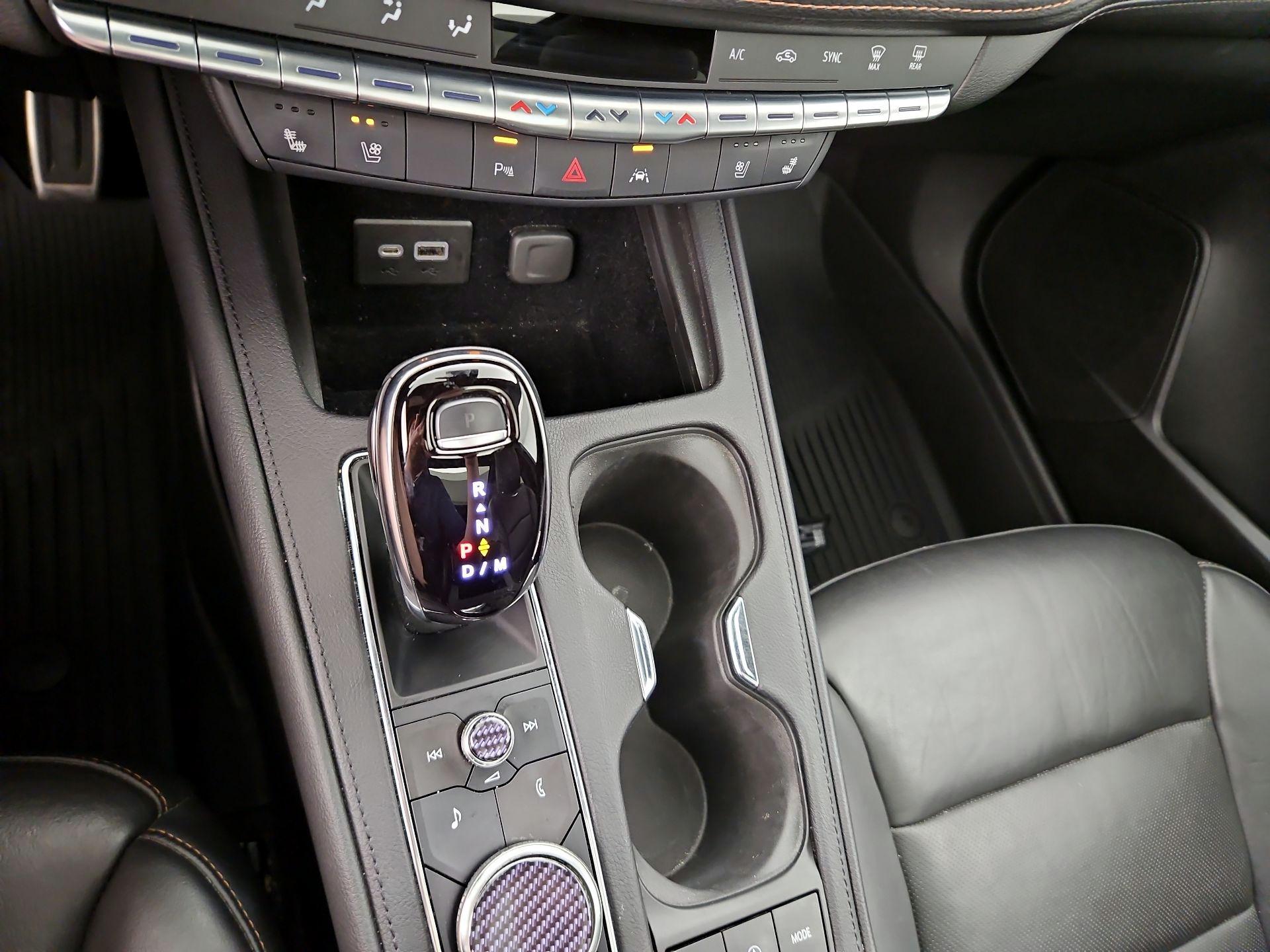 Thumbnail: 2023 Cadillac XT4 - 17