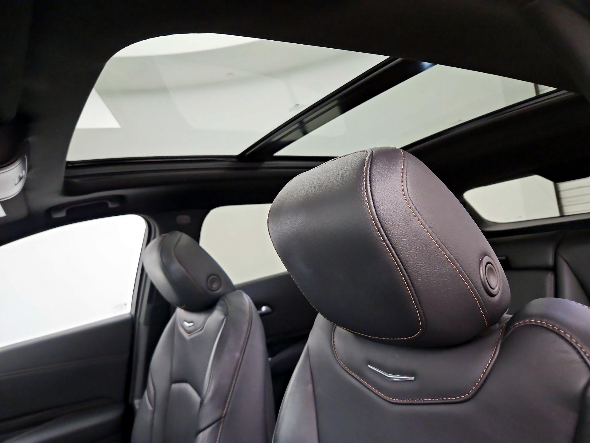 Thumbnail: 2023 Cadillac XT4 - 19