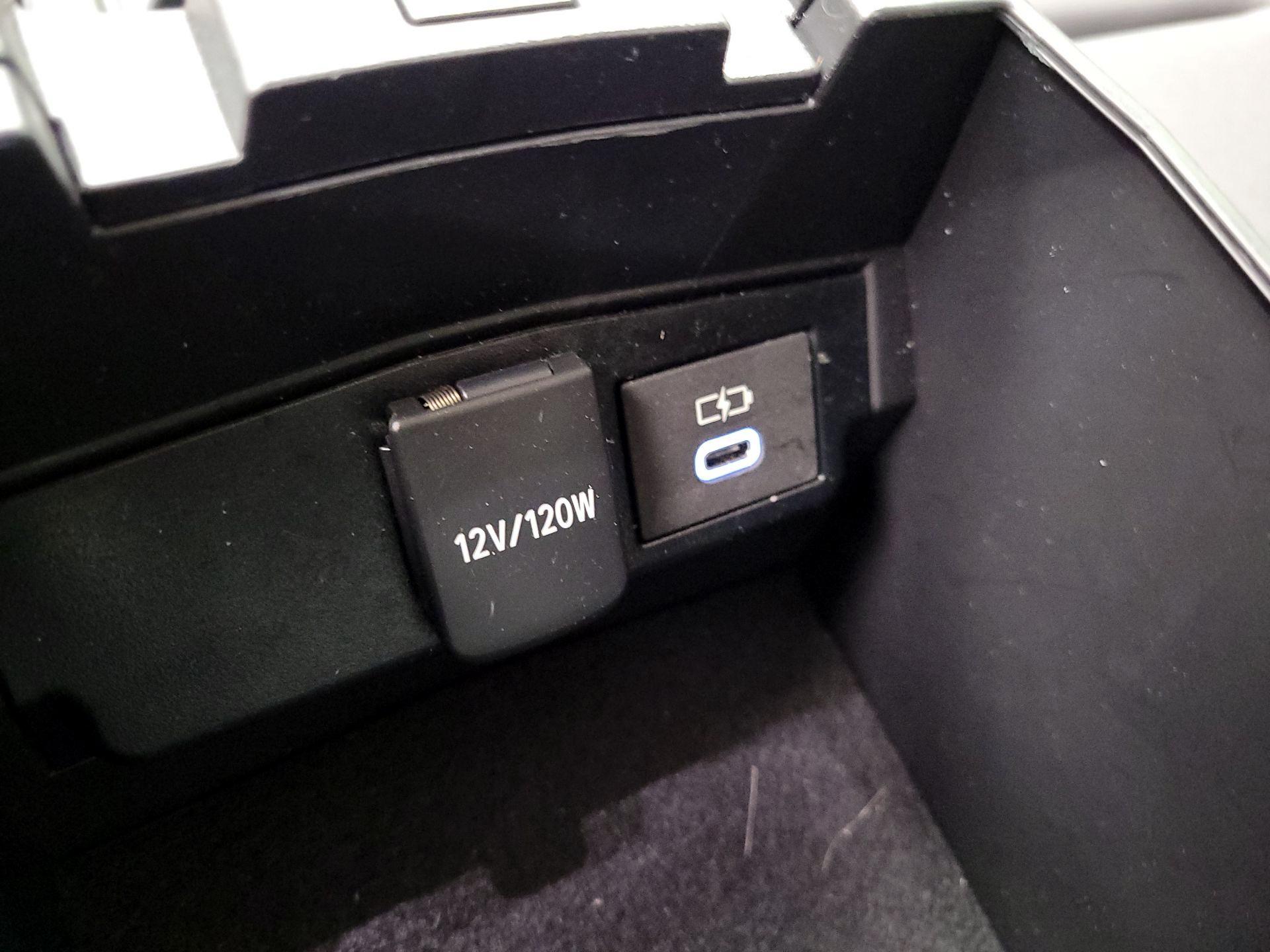 Thumbnail: 2025 Toyota Corolla - 18