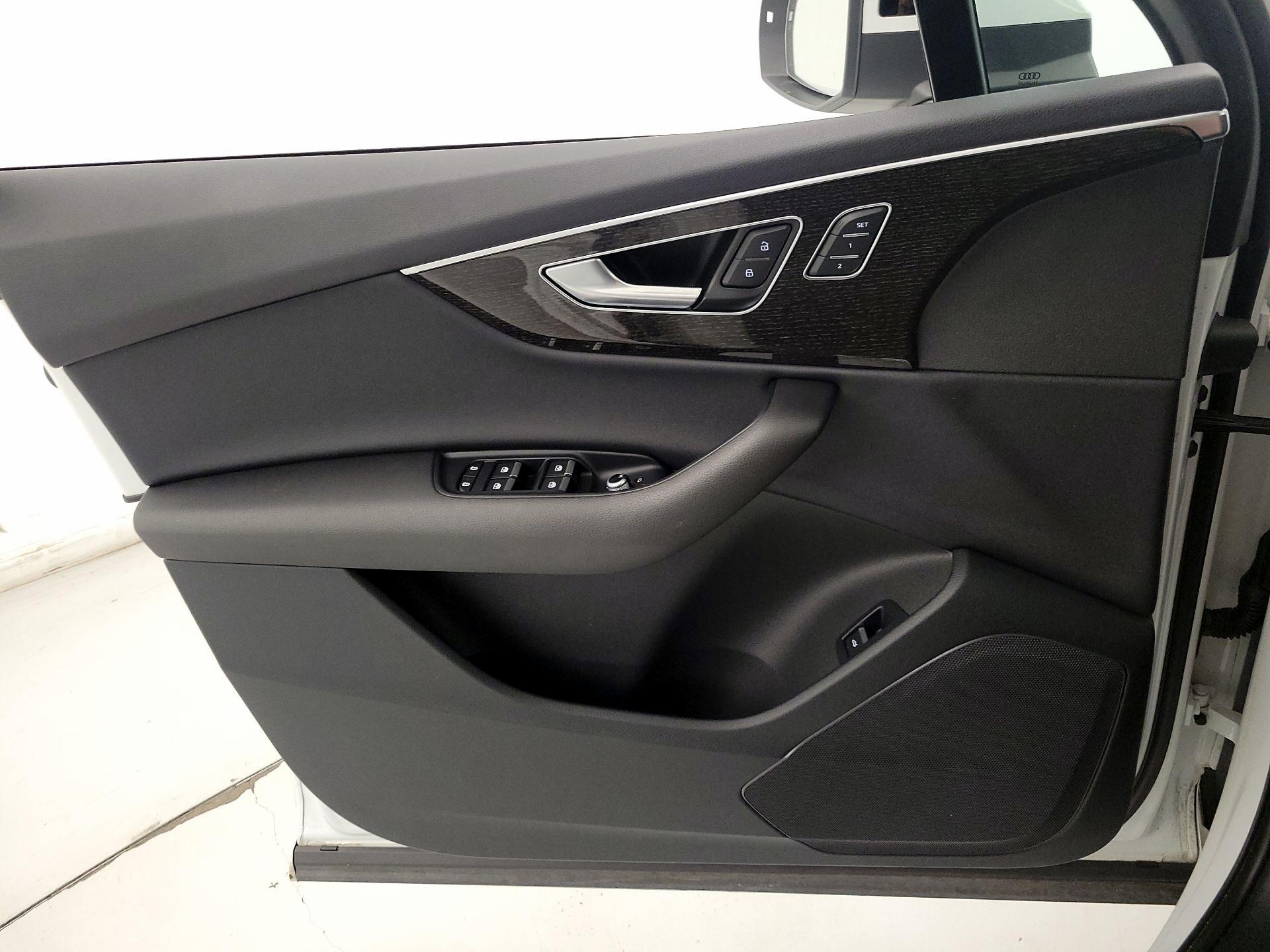 Thumbnail: 2022 Audi Q7 - 12