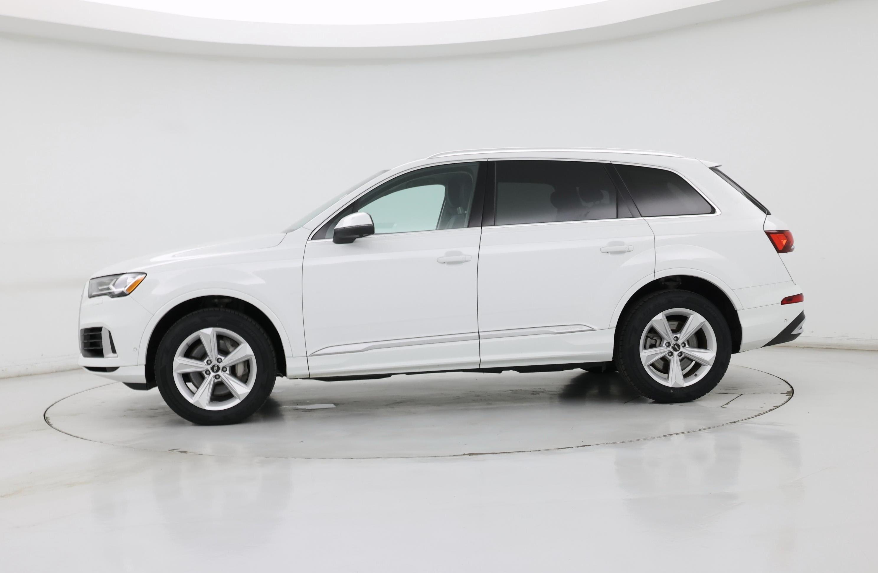 Thumbnail: 2022 Audi Q7 - 3