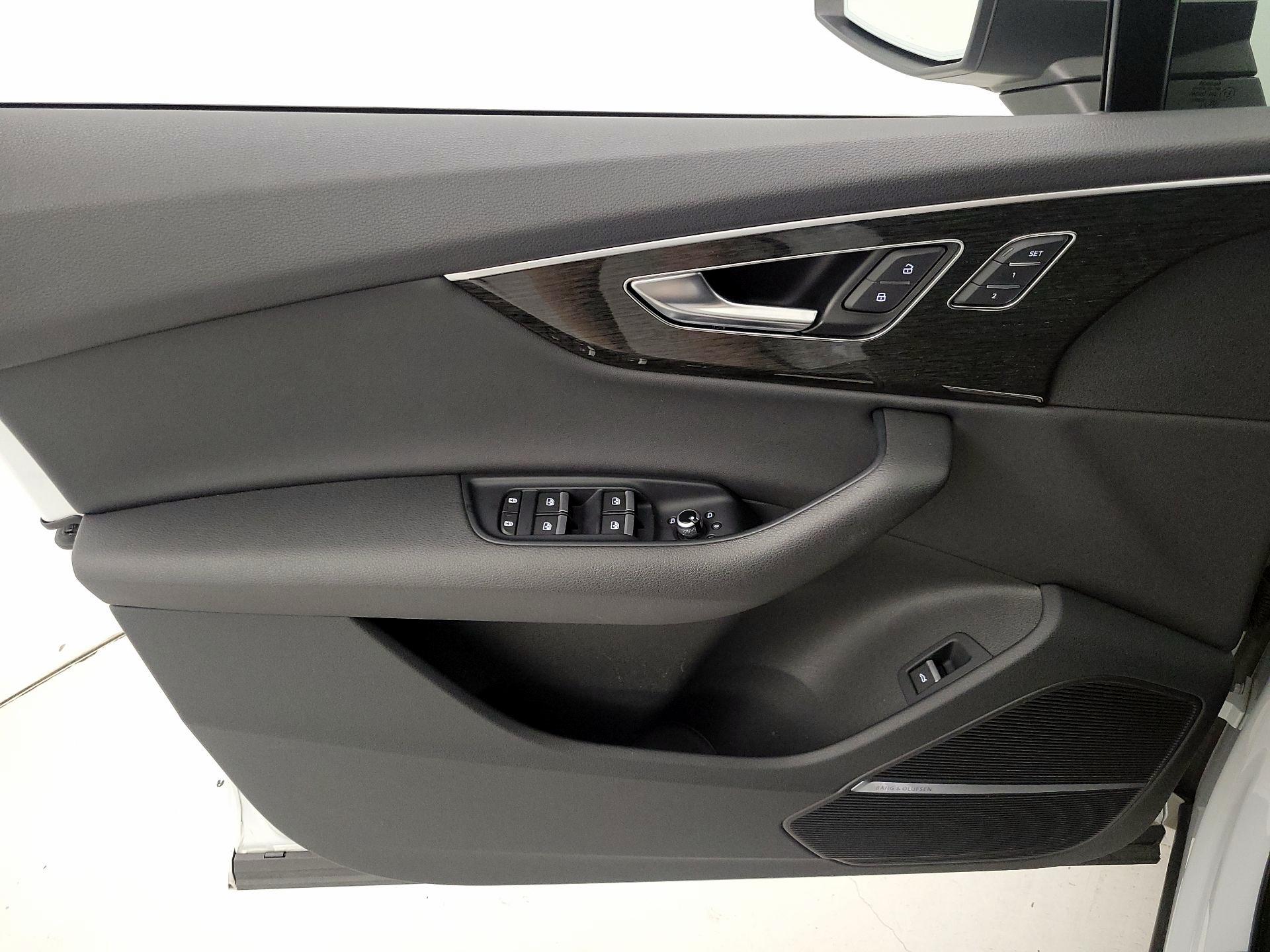 Thumbnail: 2021 Audi Q7 - 12