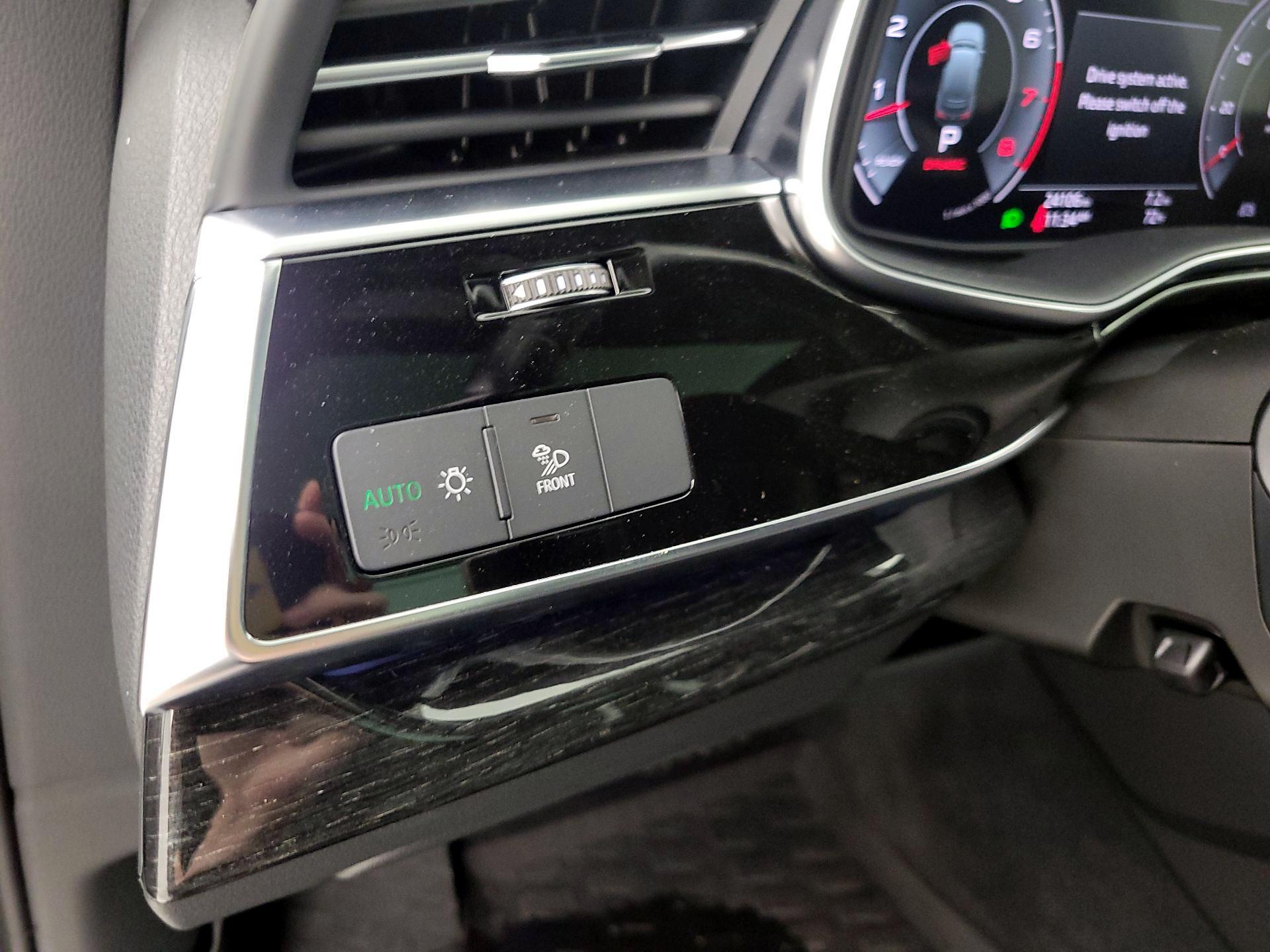 Thumbnail: 2021 Audi Q7 - 13