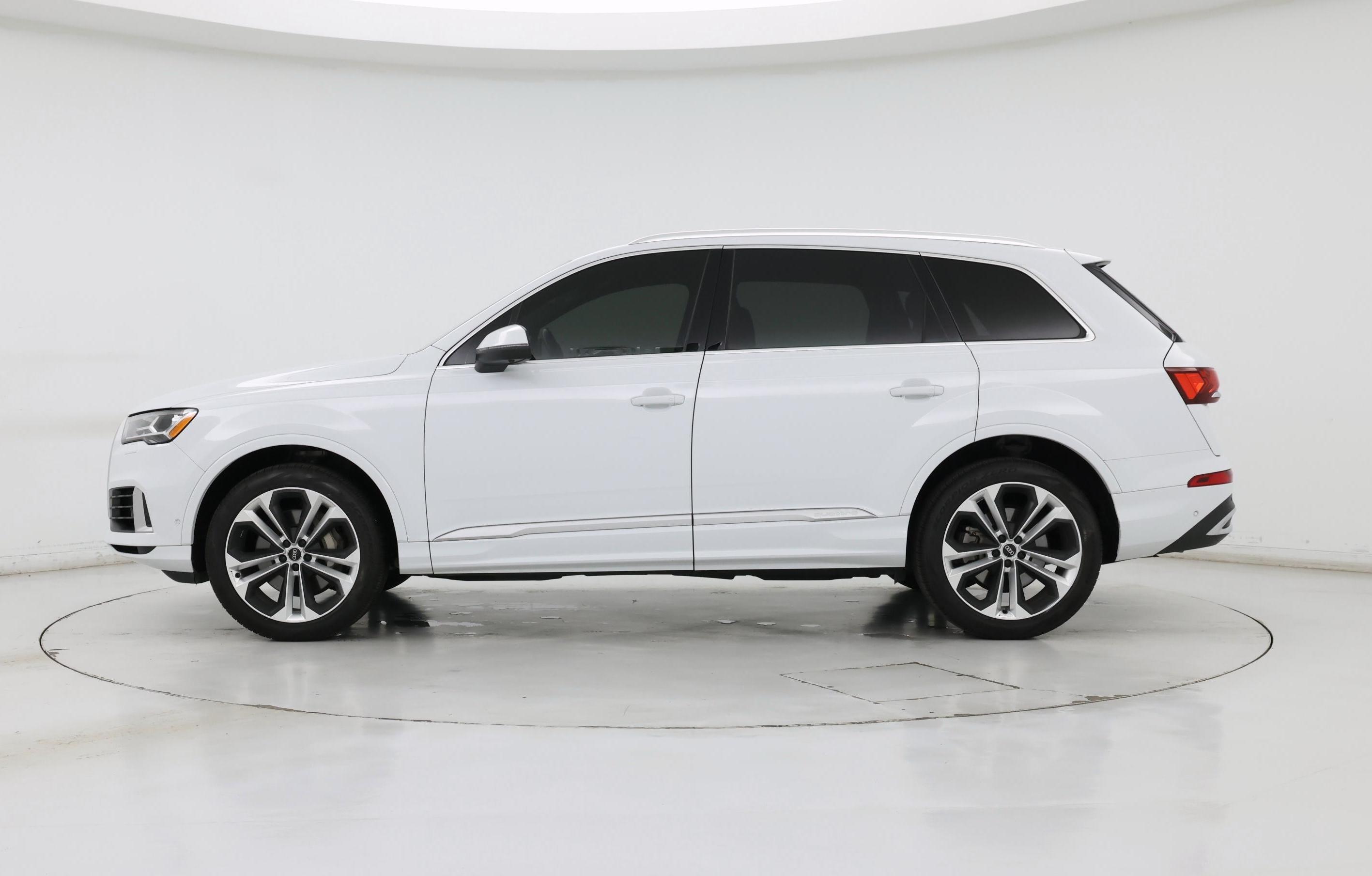 Thumbnail: 2021 Audi Q7 - 3