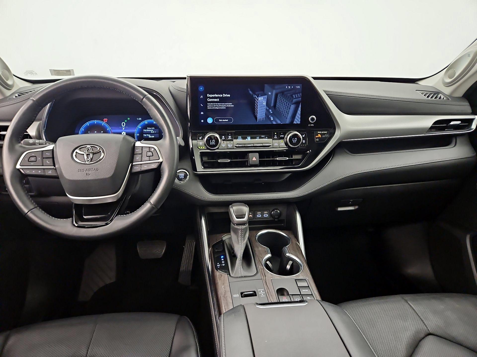 Thumbnail: 2023 Toyota Highlander - 9