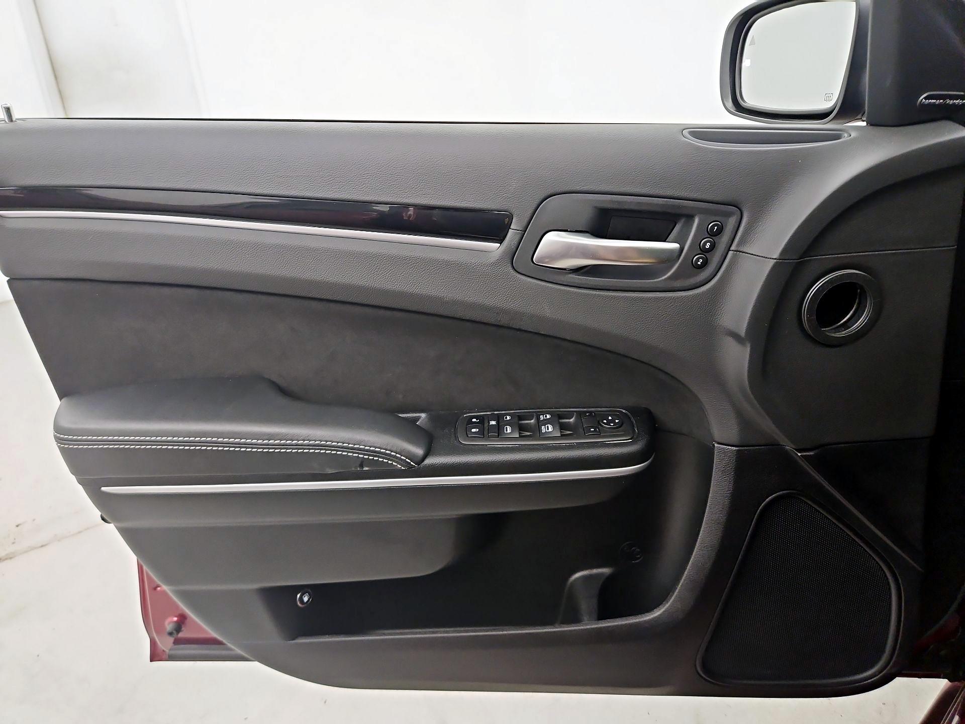 Thumbnail: 2023 Chrysler 300 - 12