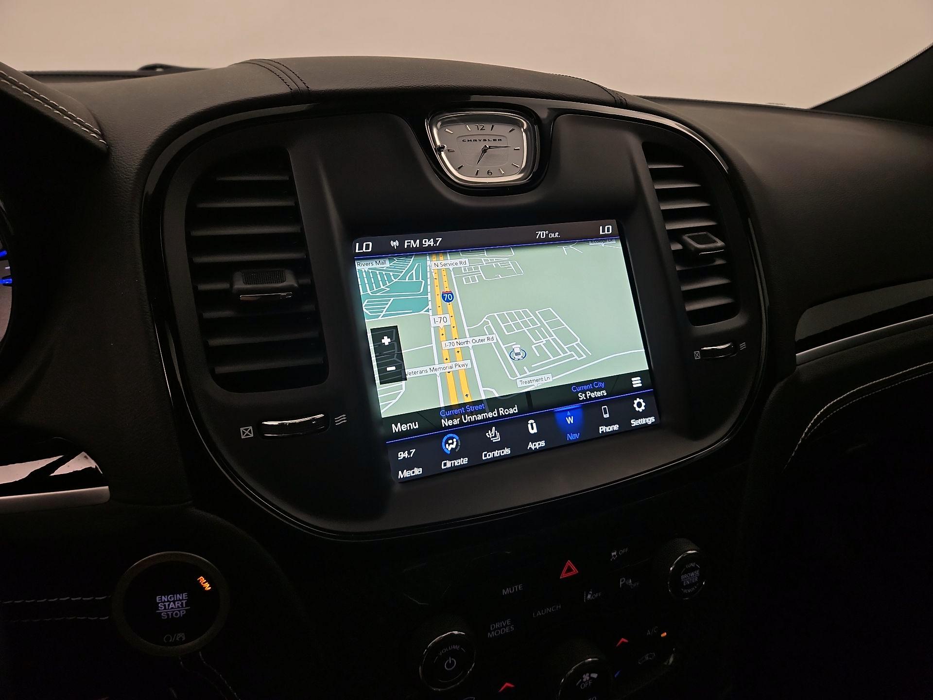 Thumbnail: 2023 Chrysler 300 - 14