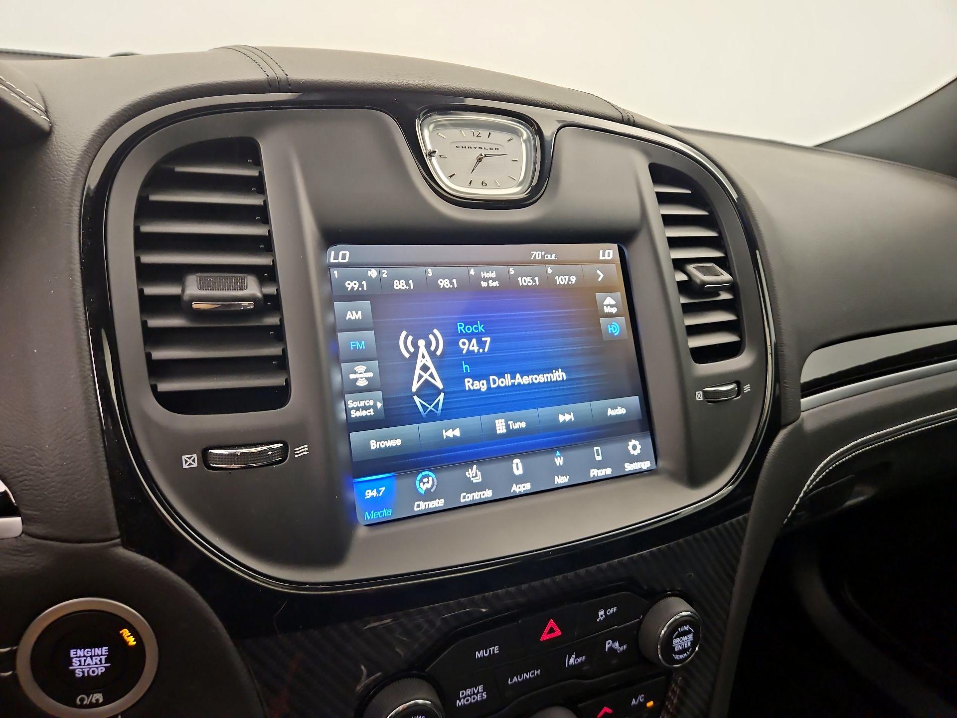 Thumbnail: 2023 Chrysler 300 - 16