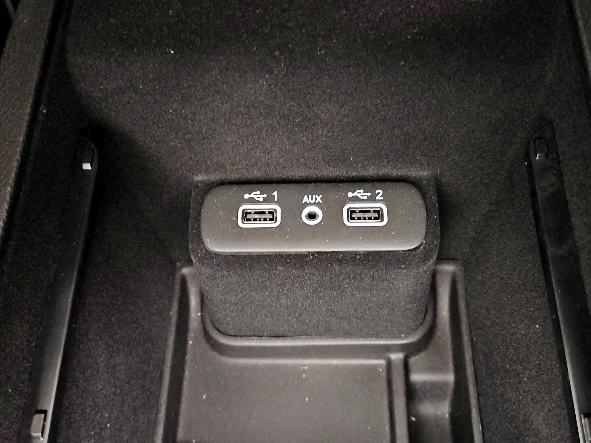 Thumbnail: 2023 Chrysler 300 - 19