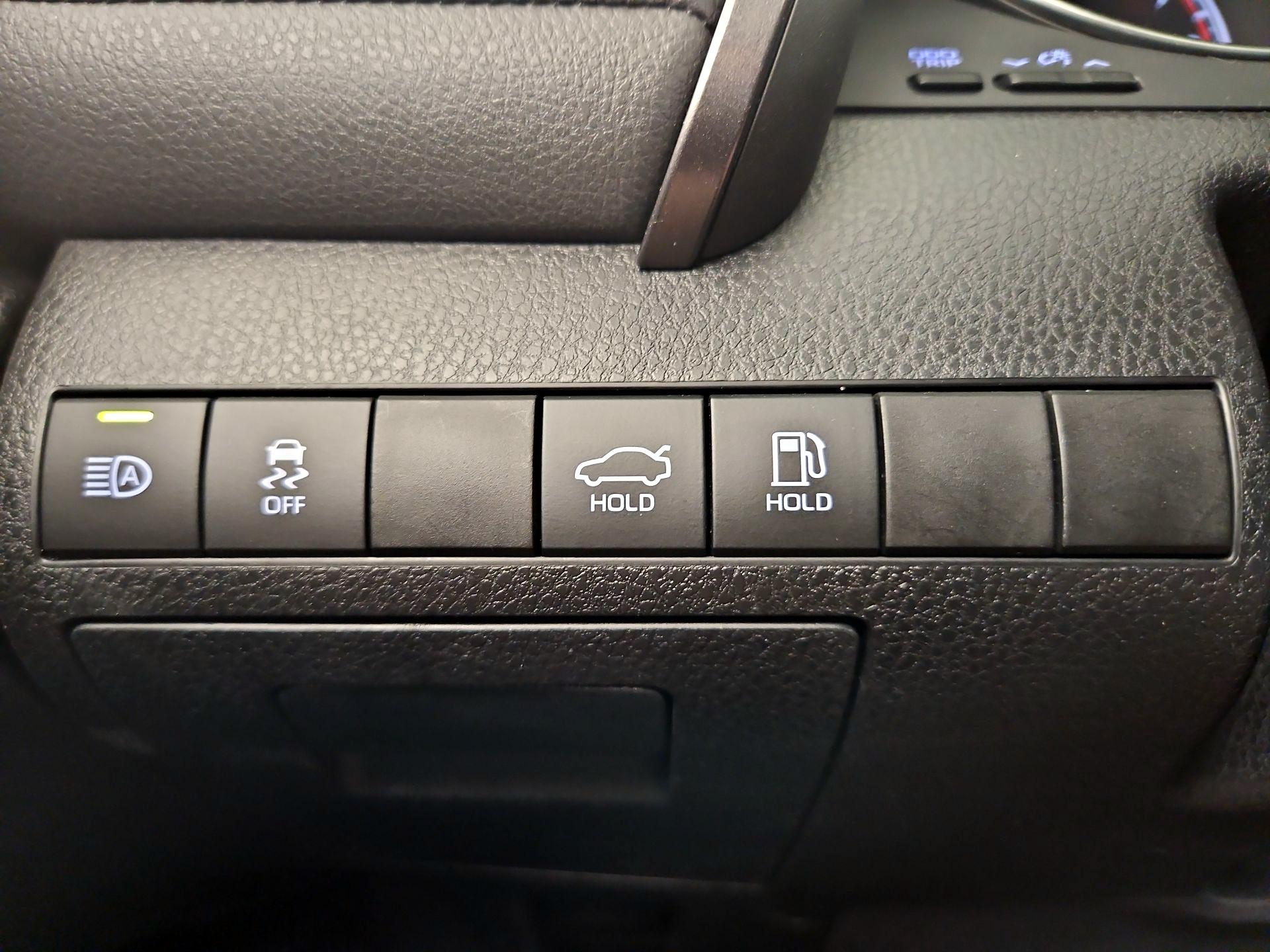Thumbnail: 2020 Toyota Camry - 13