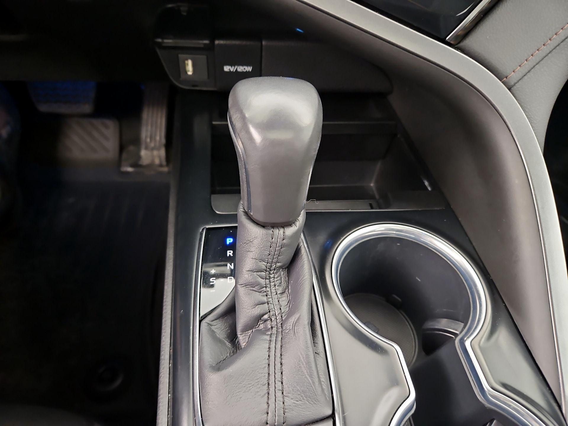Thumbnail: 2020 Toyota Camry - 18