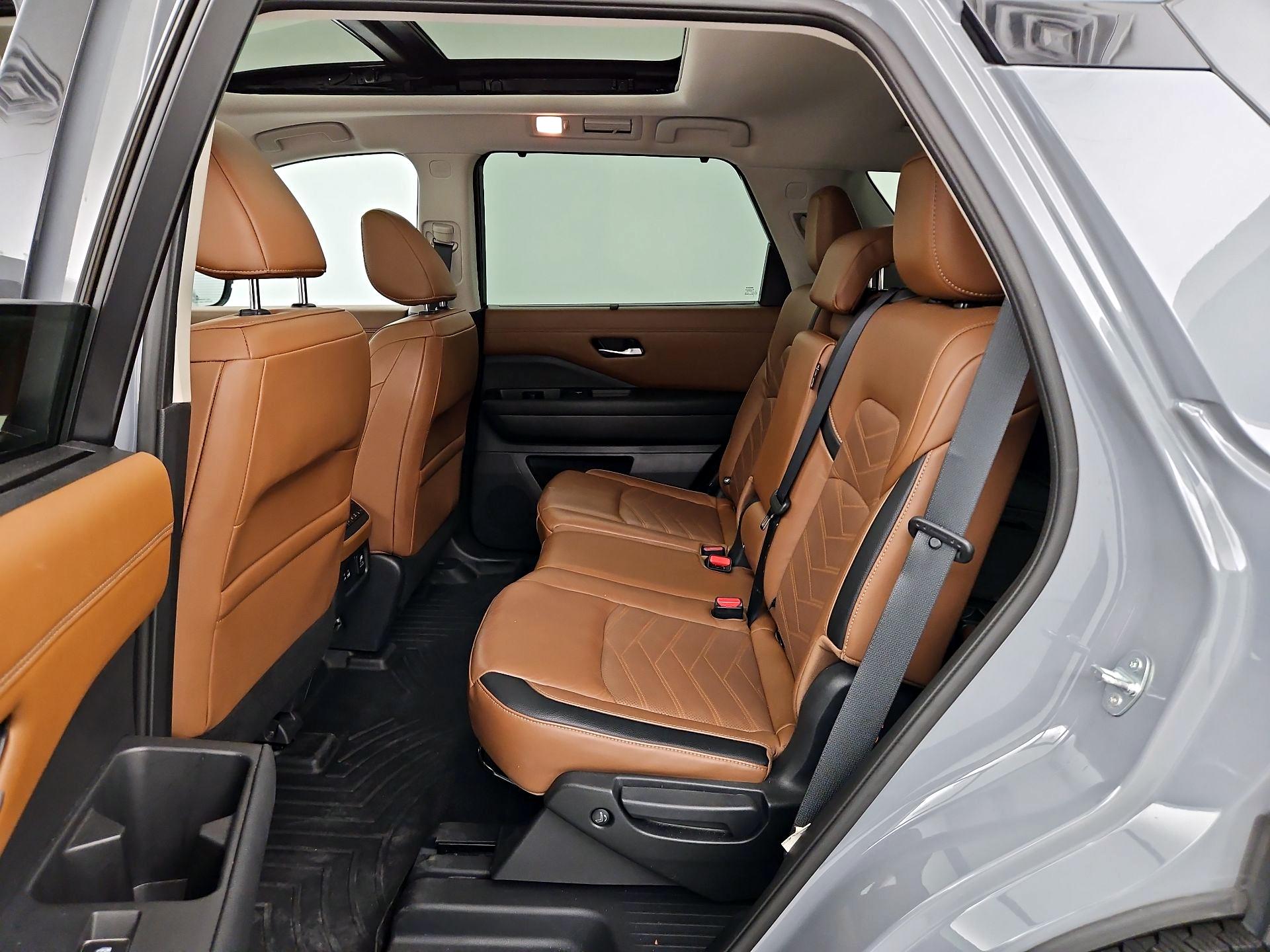 Thumbnail: 2022 Nissan Pathfinder - 20