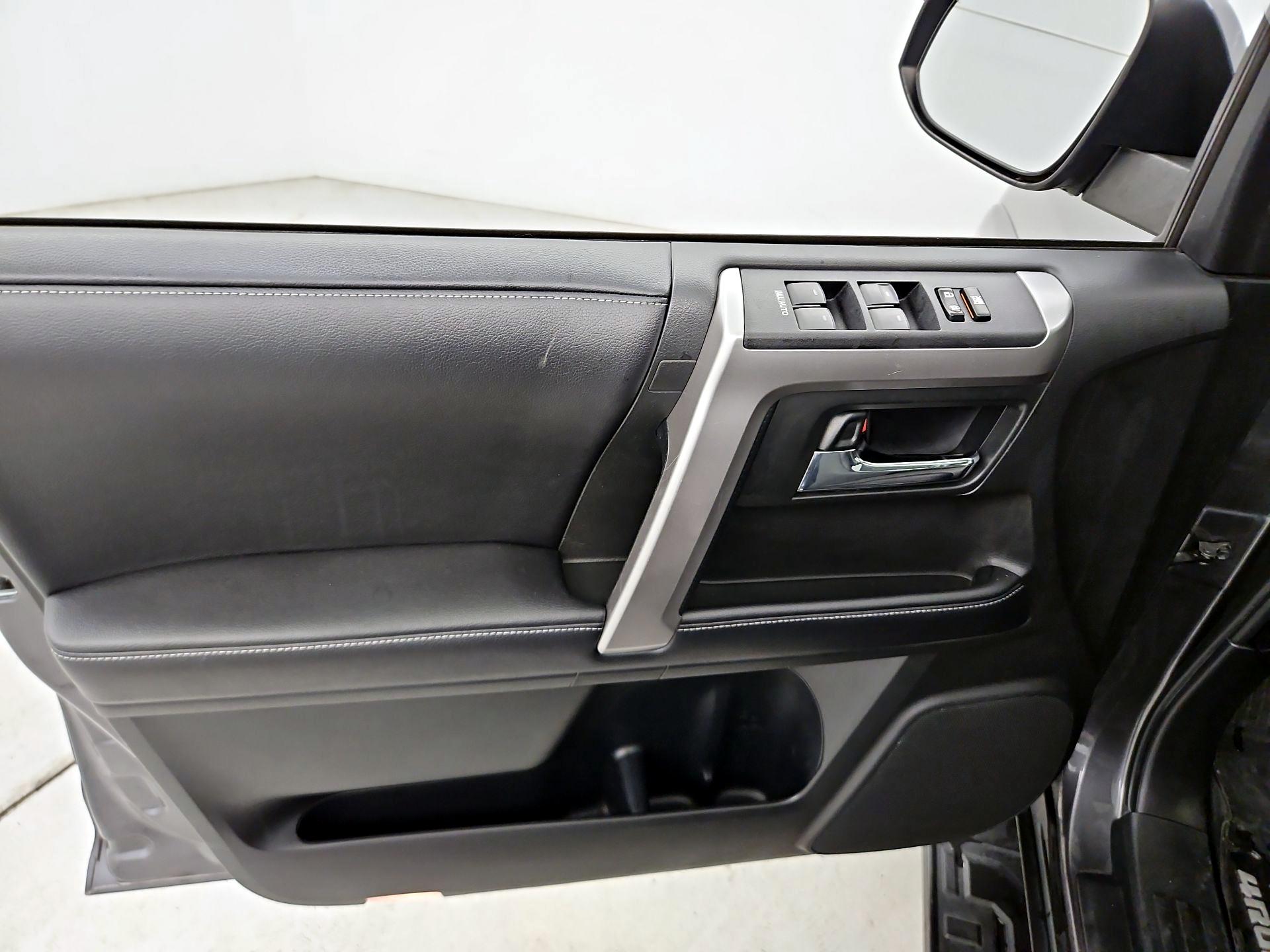 Thumbnail: 2018 Toyota 4Runner - 12