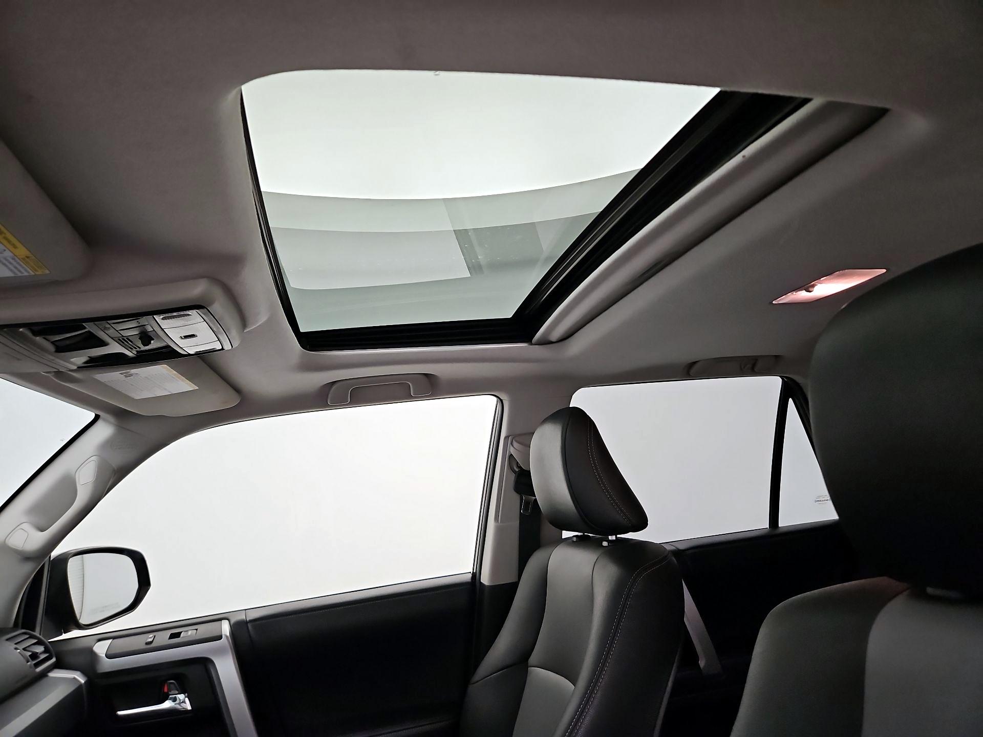 Thumbnail: 2018 Toyota 4Runner - 20