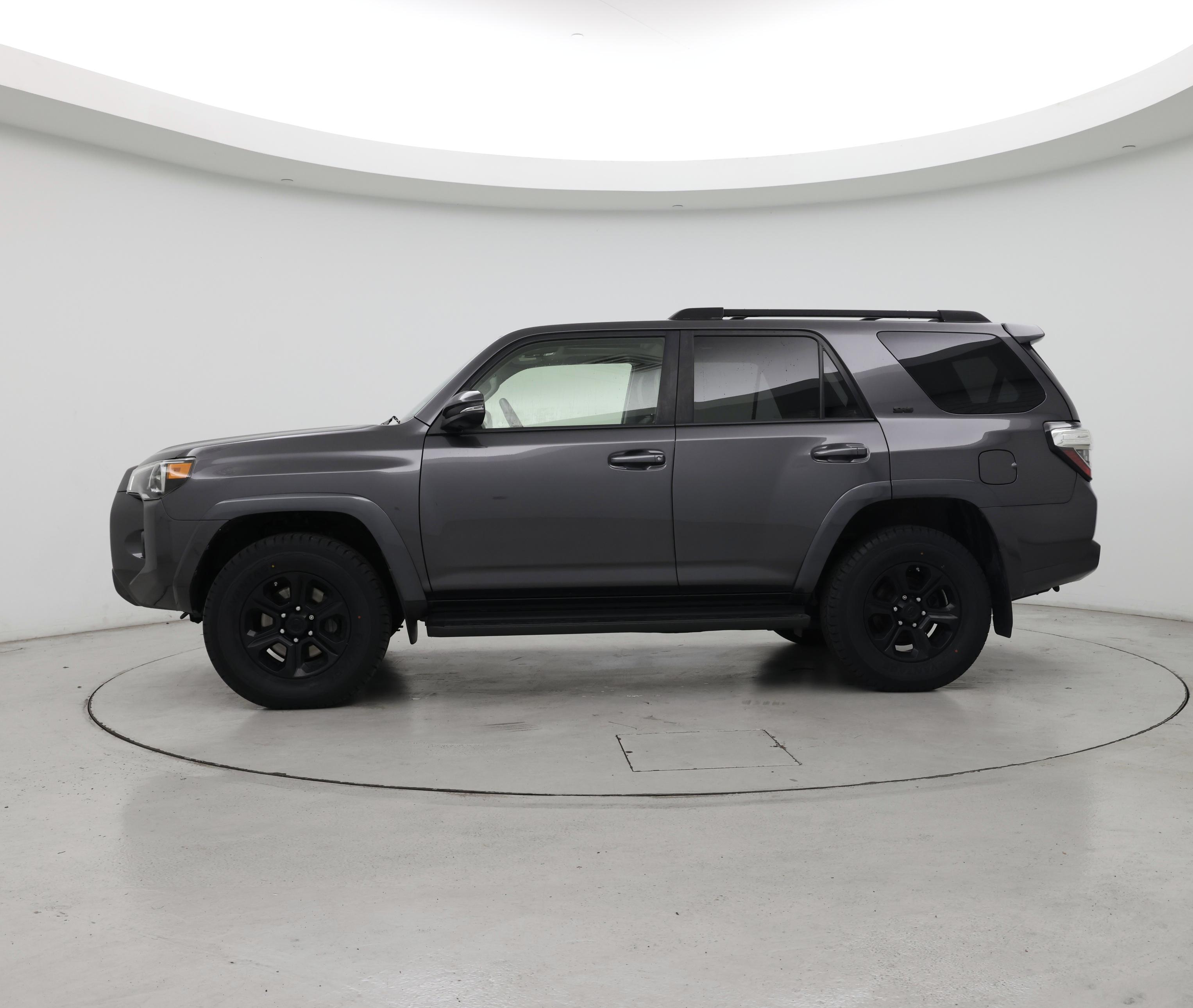 Thumbnail: 2018 Toyota 4Runner - 3