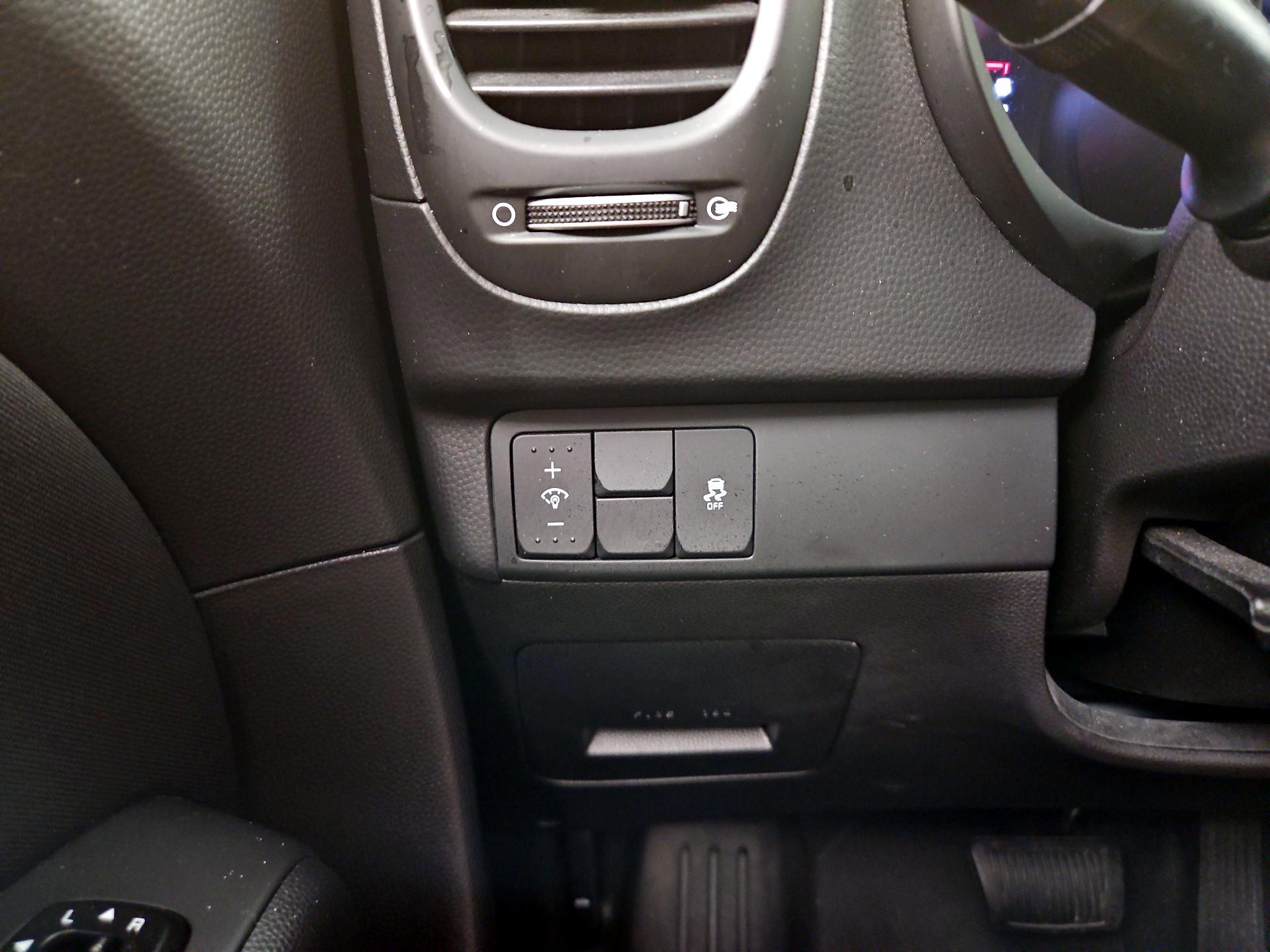 Thumbnail: 2018 Kia Soul - 13