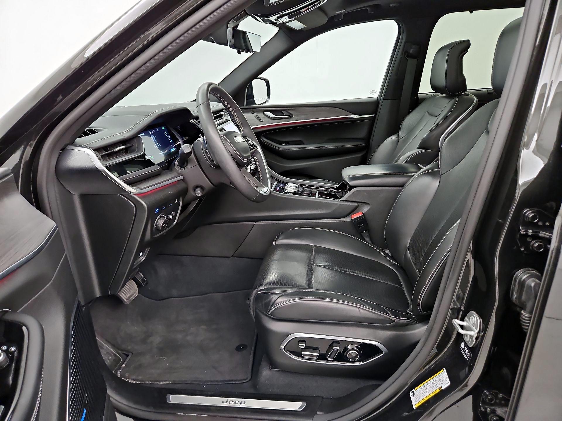 Thumbnail: 2023 Jeep Grand Cherokee - 11