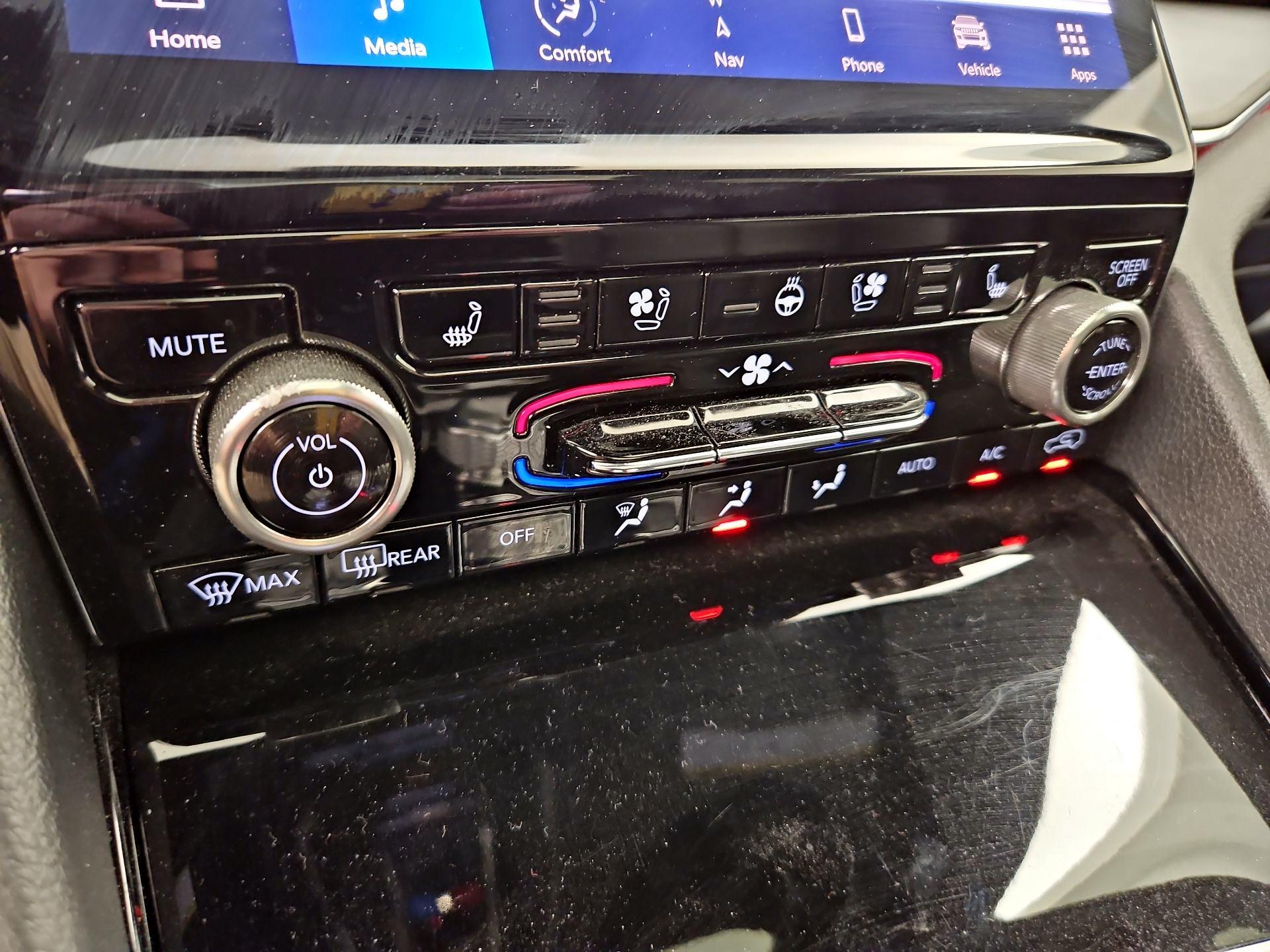 Thumbnail: 2023 Jeep Grand Cherokee - 17