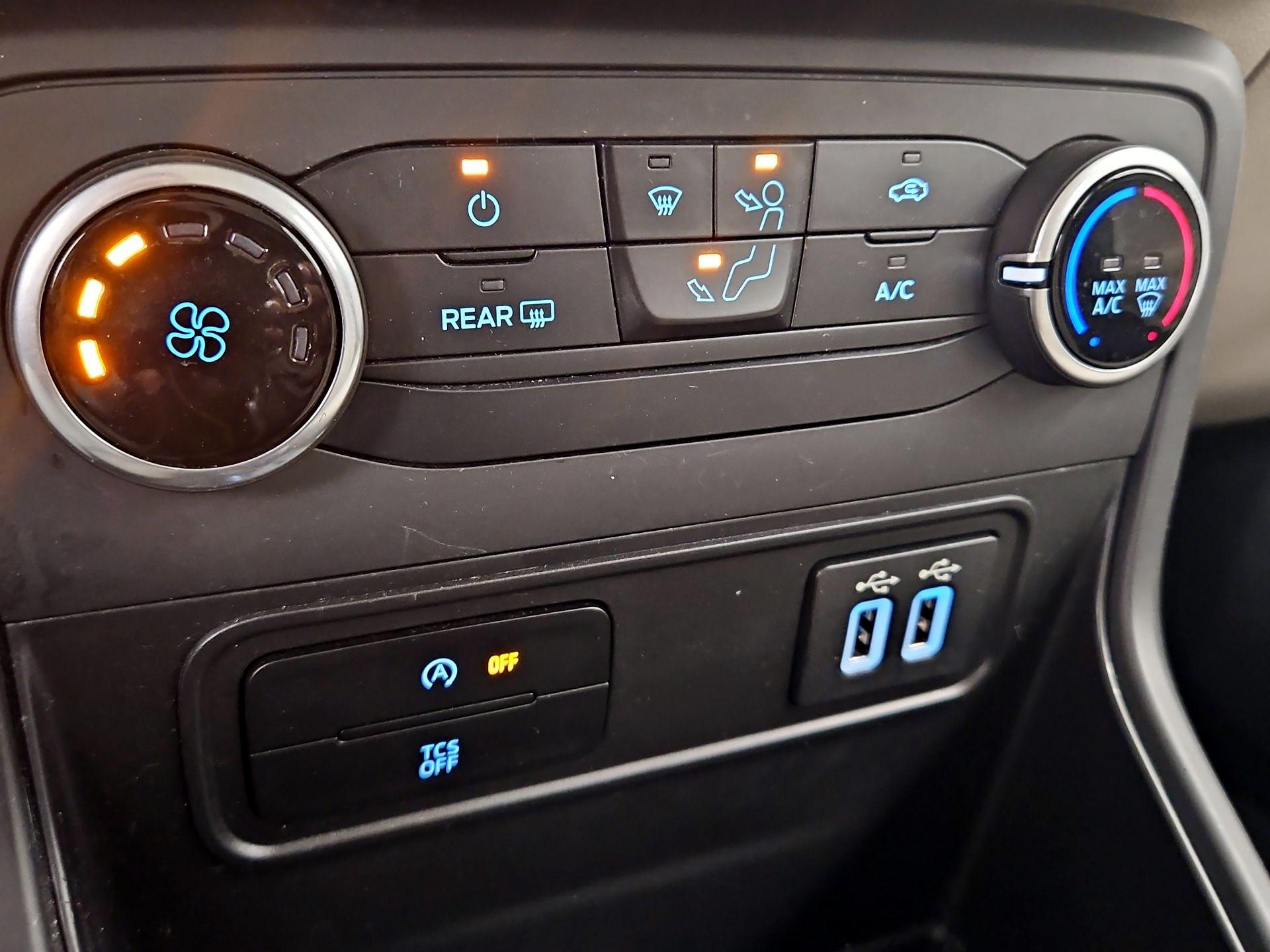 Thumbnail: 2022 Ford EcoSport - 16