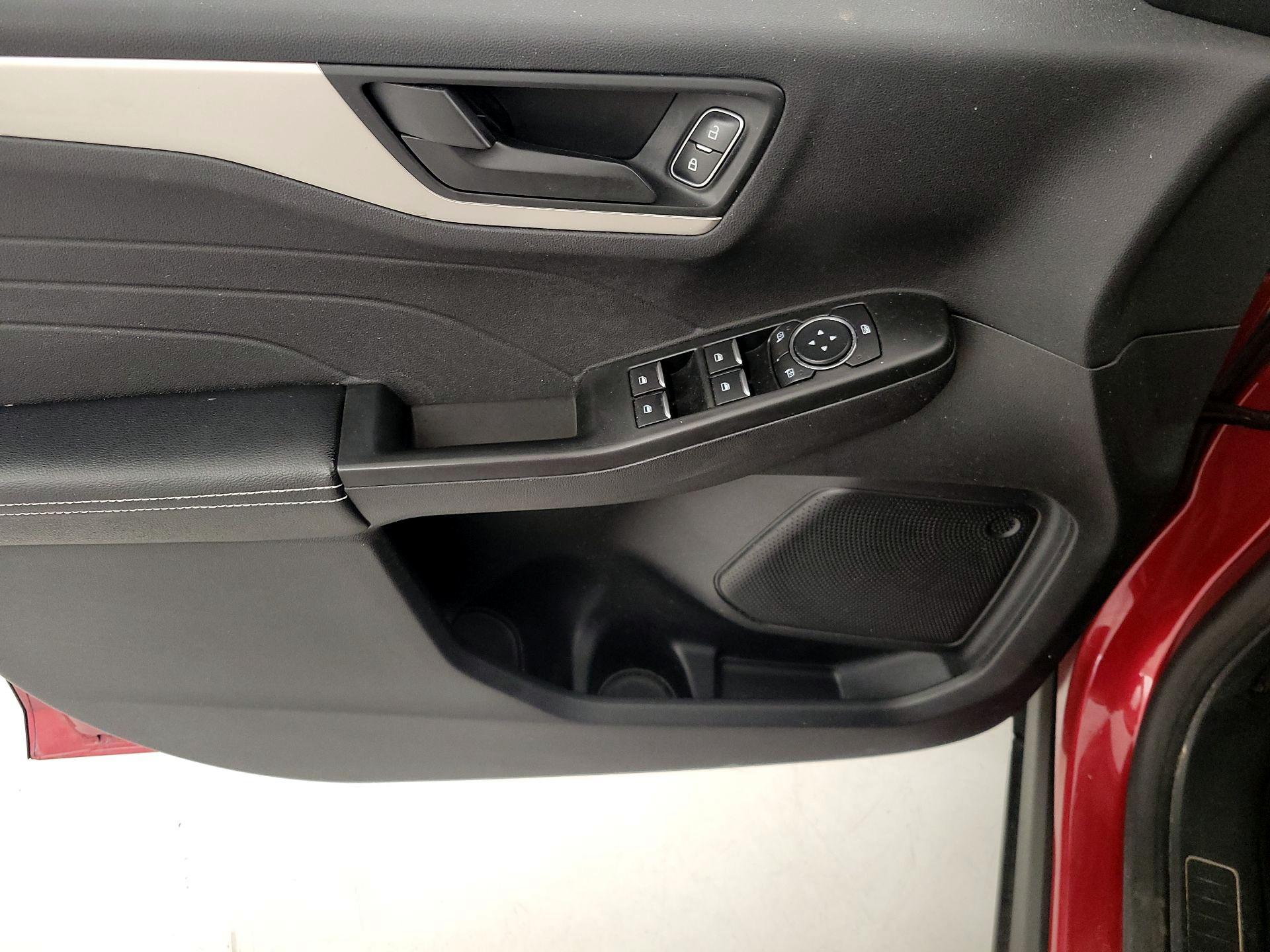 Thumbnail: 2022 Ford Escape - 12