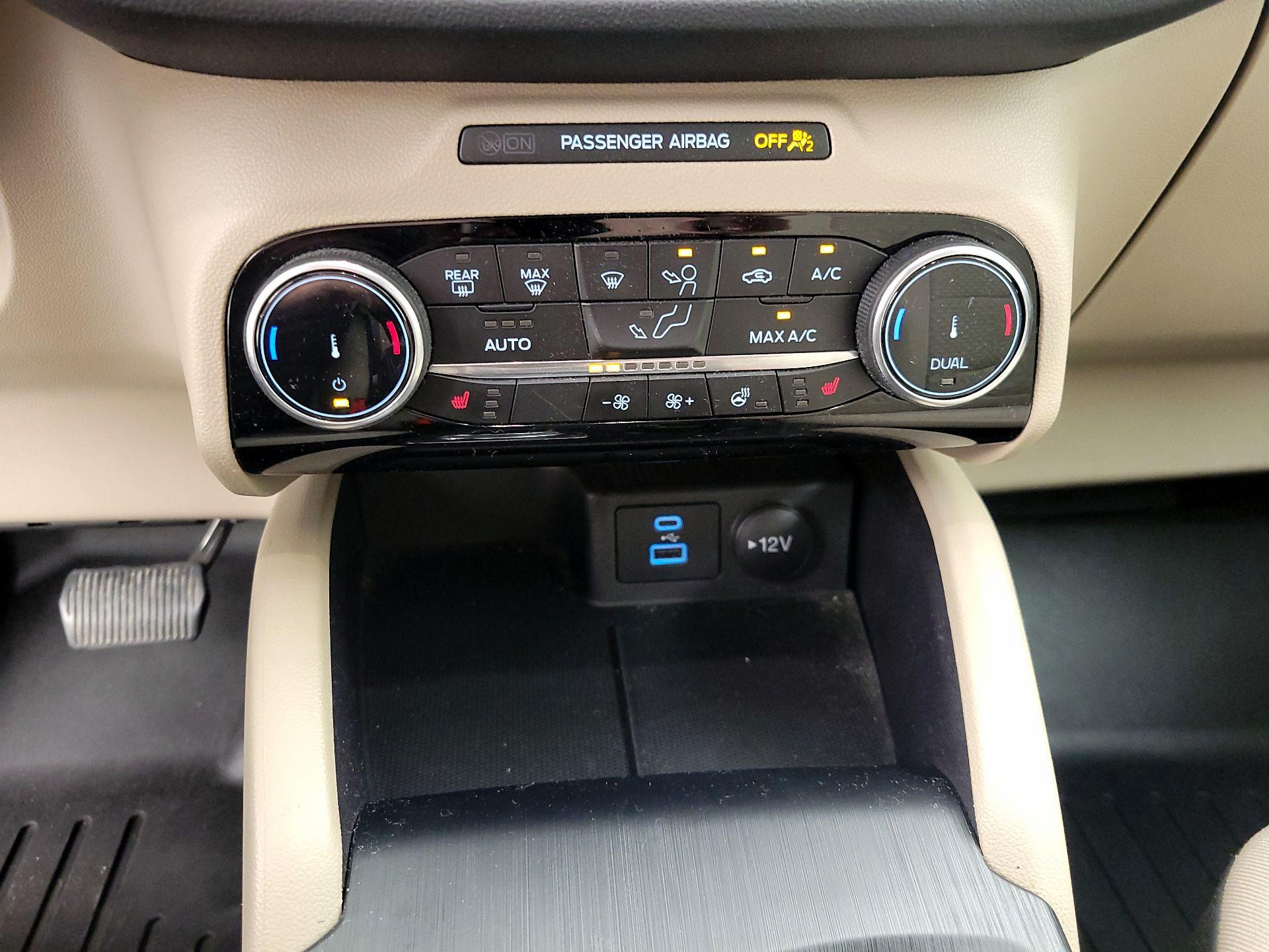 Thumbnail: 2022 Ford Escape - 16