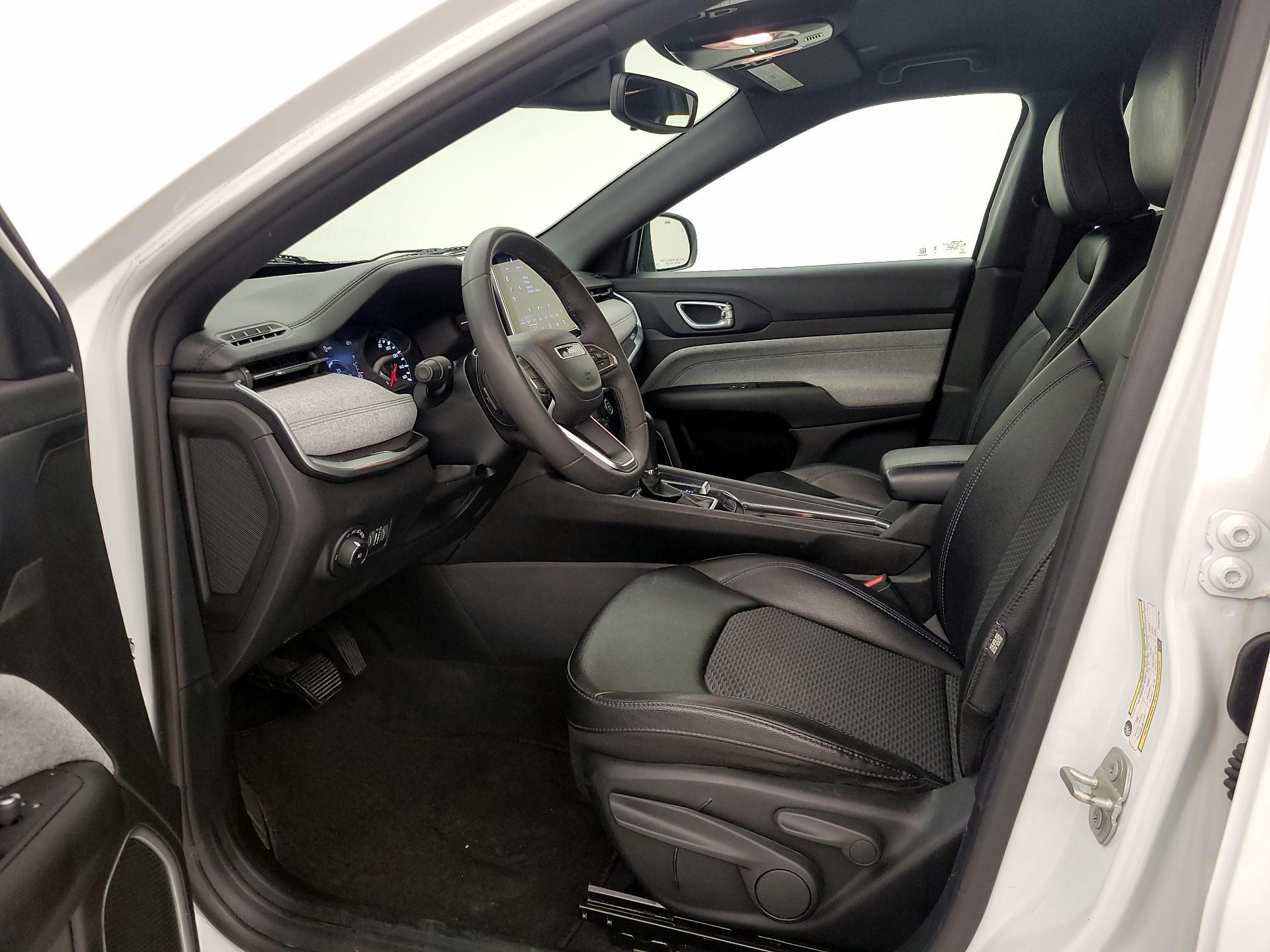 Thumbnail: 2023 Jeep Compass - 11