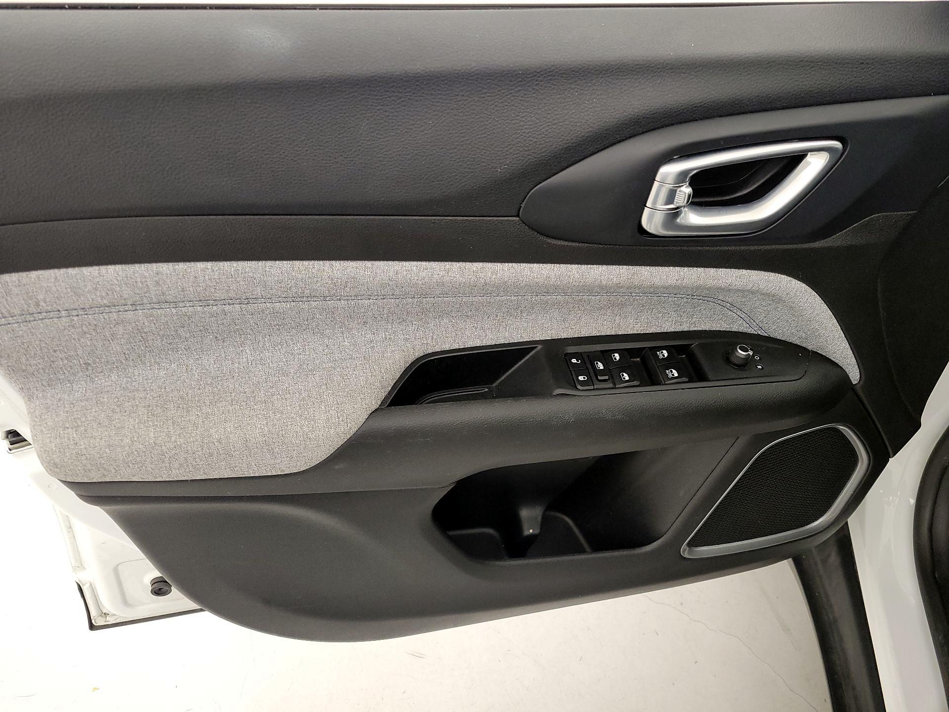 Thumbnail: 2023 Jeep Compass - 12