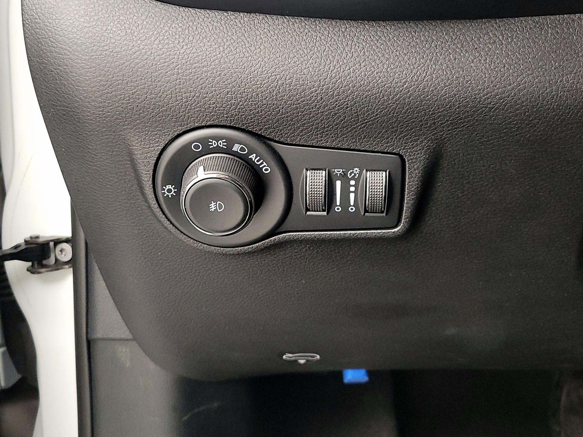 Thumbnail: 2023 Jeep Compass - 13