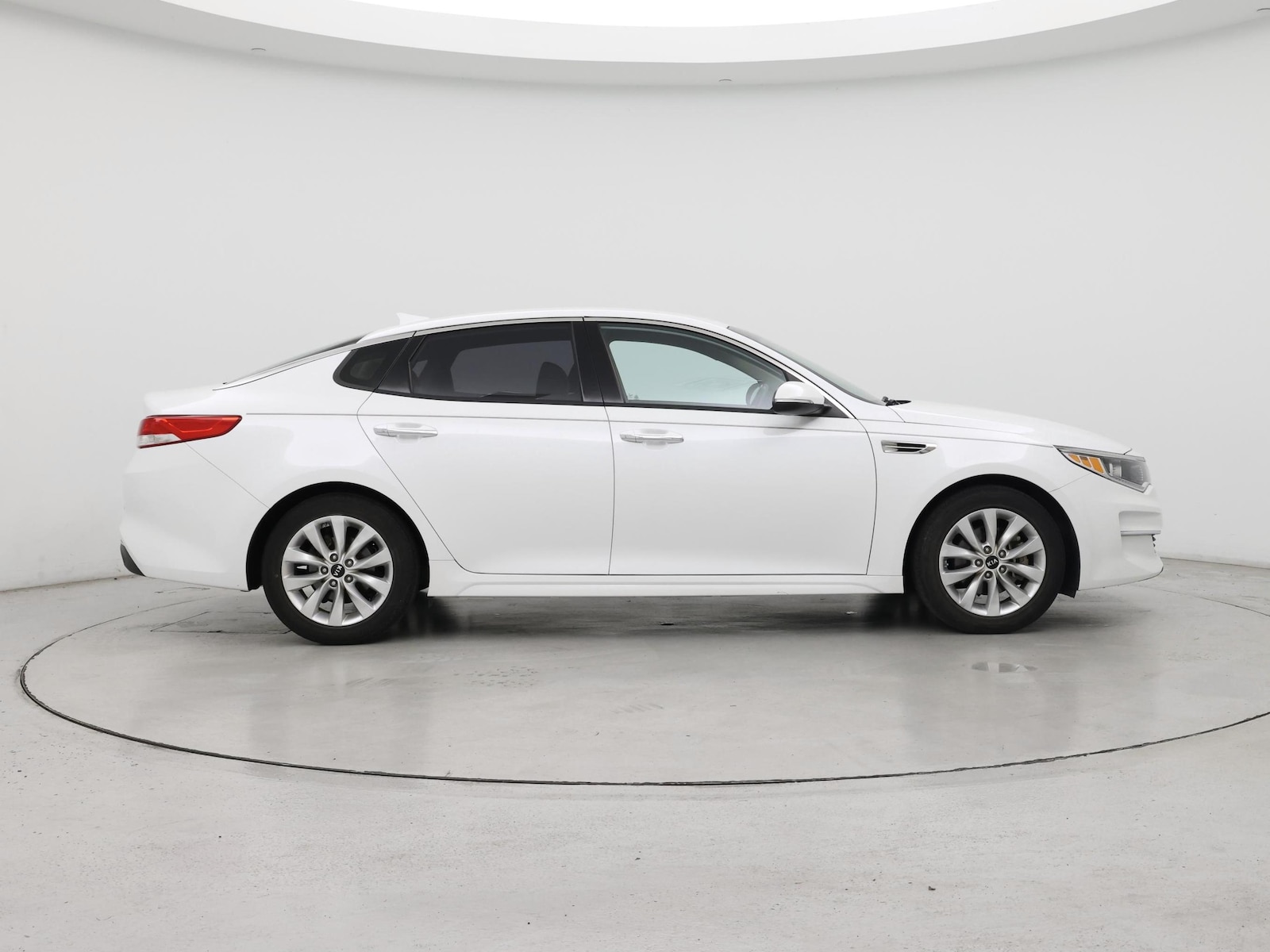 2018 Kia Optima EX - Photo 8
