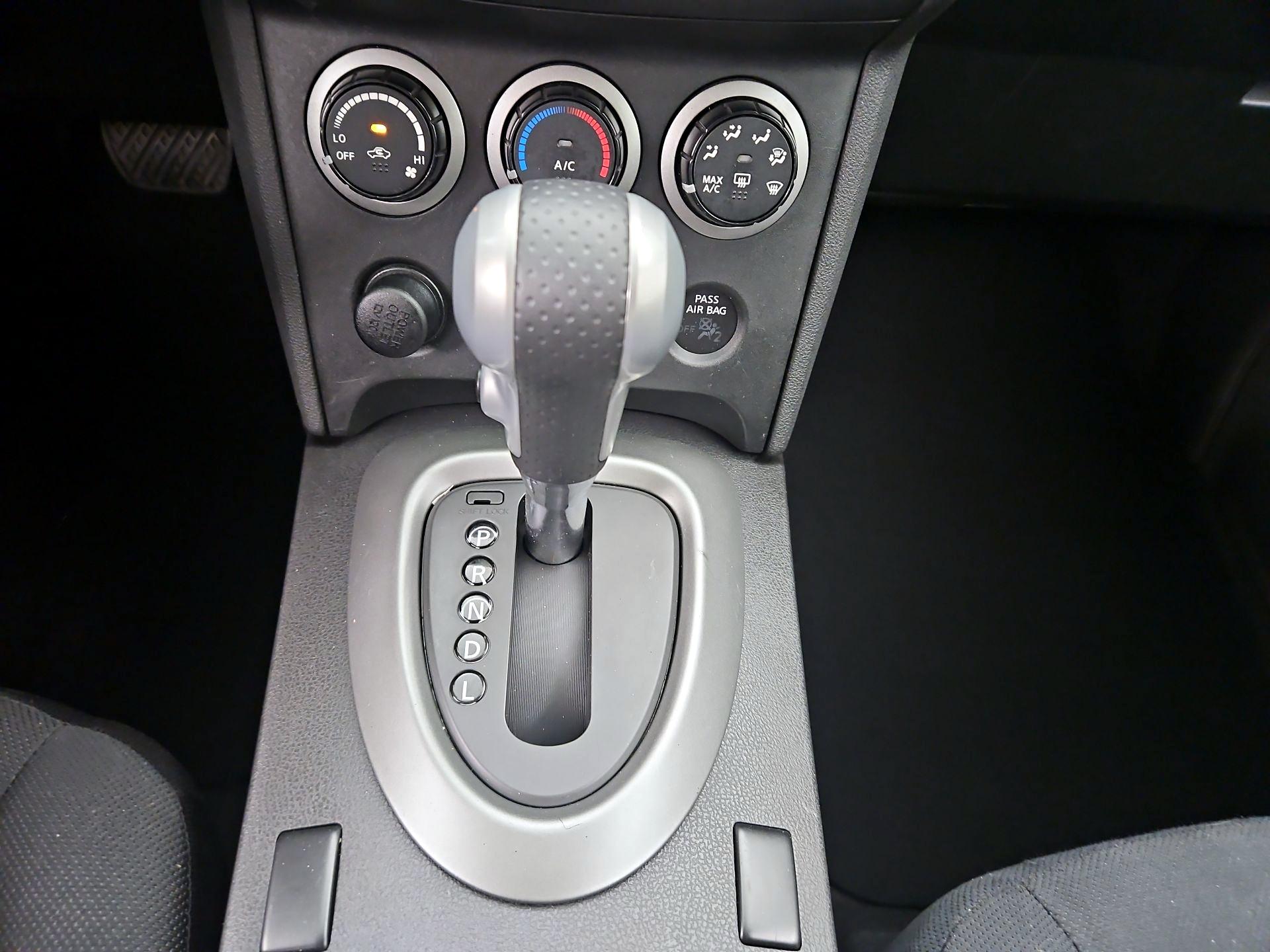 Thumbnail: 2015 Nissan Rogue - 17