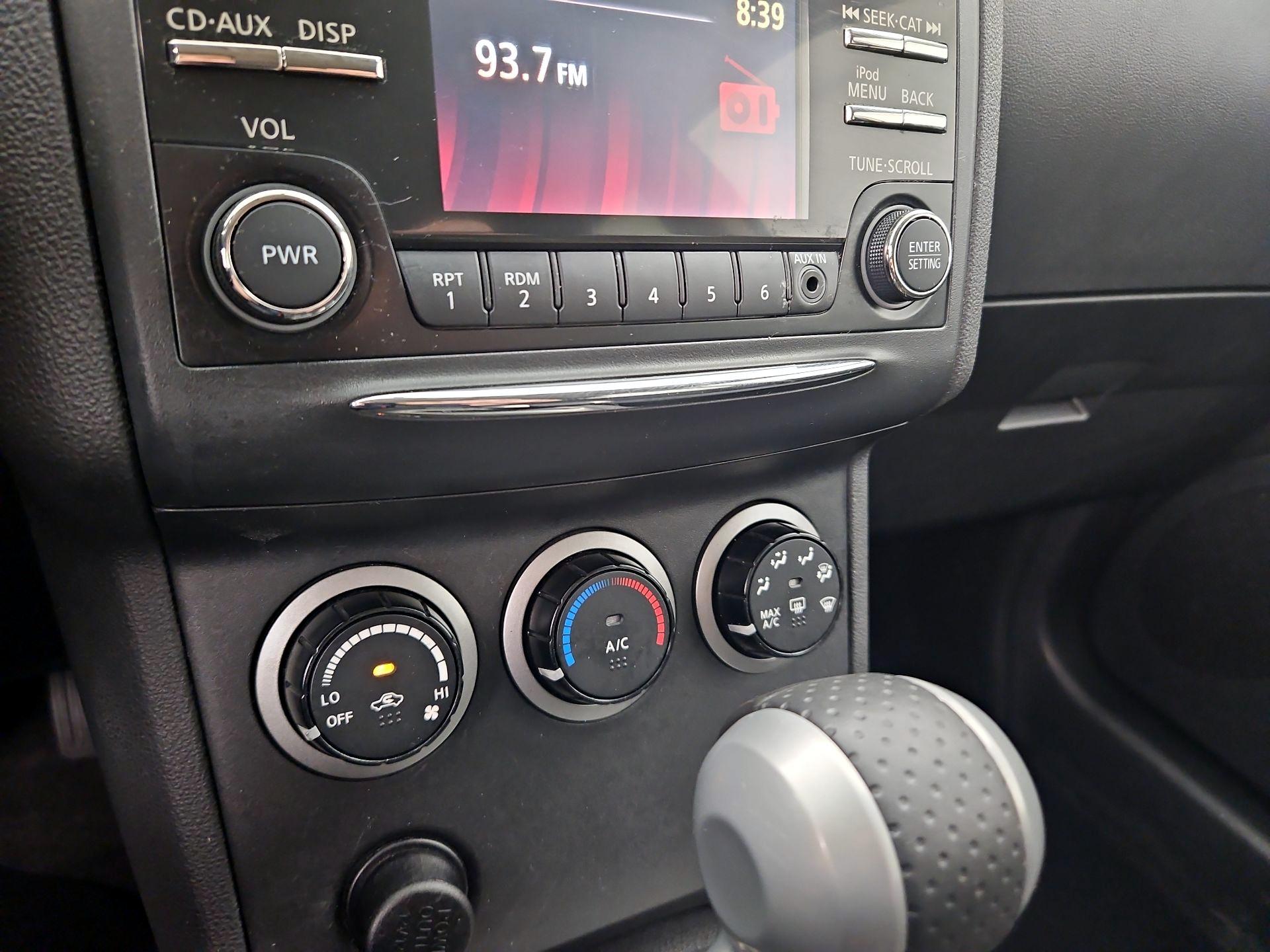 Thumbnail: 2015 Nissan Rogue - 18
