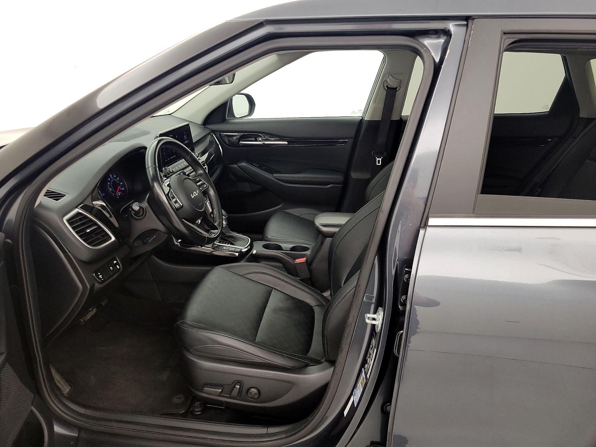 Thumbnail: 2023 Kia Seltos - 11