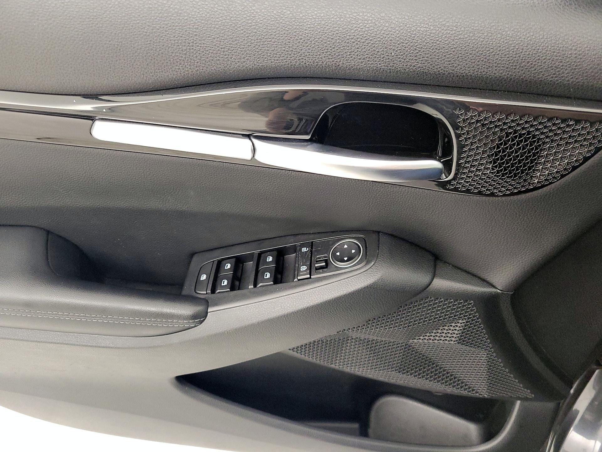 Thumbnail: 2023 Kia Seltos - 12