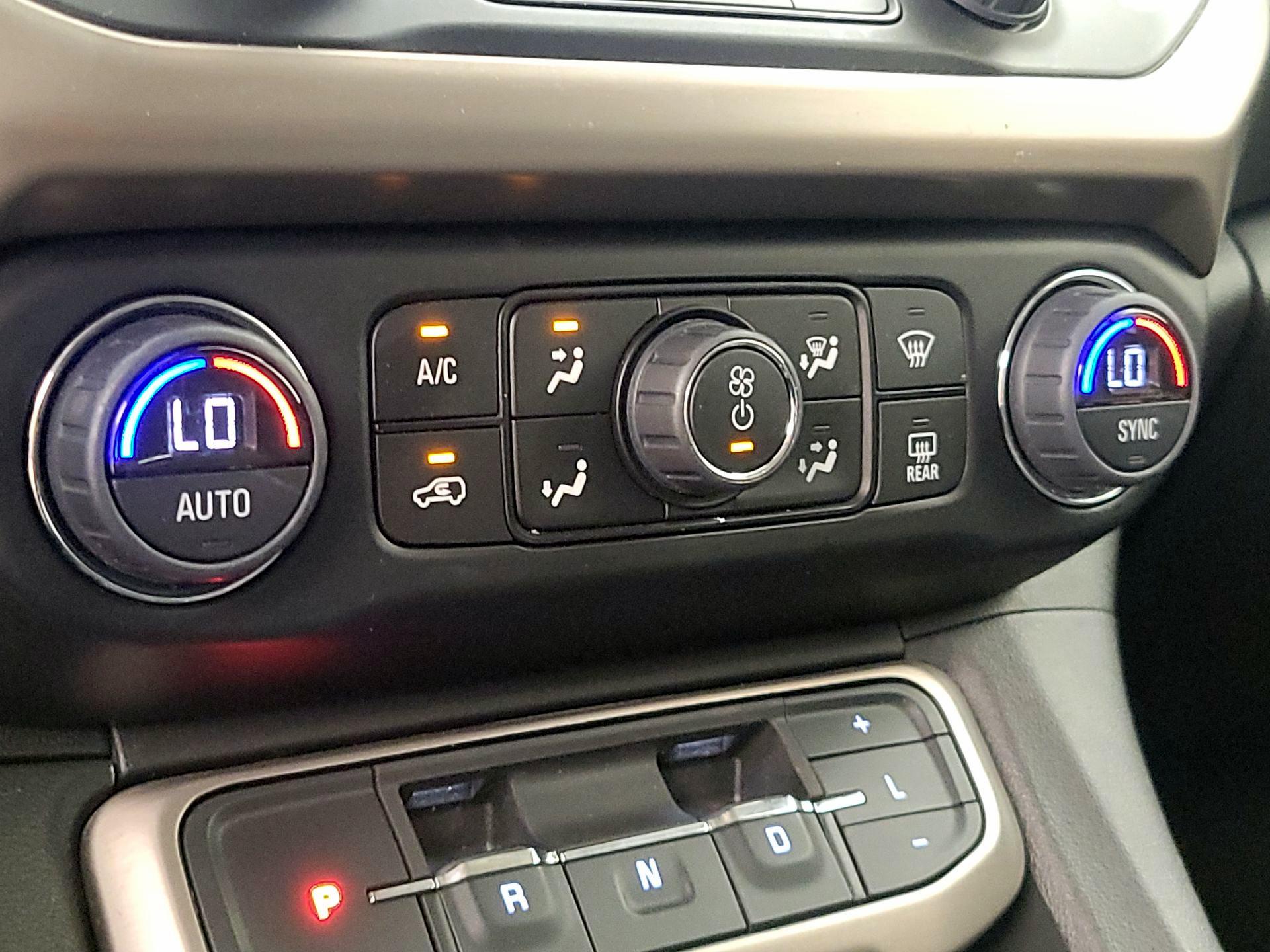 Thumbnail: 2023 GMC Acadia - 17