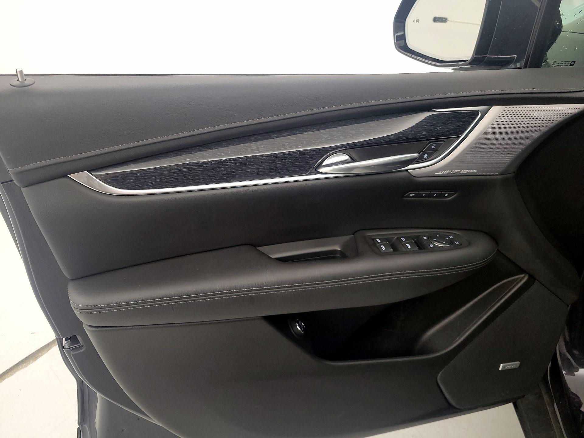 Thumbnail: 2023 Cadillac XT5 - 12