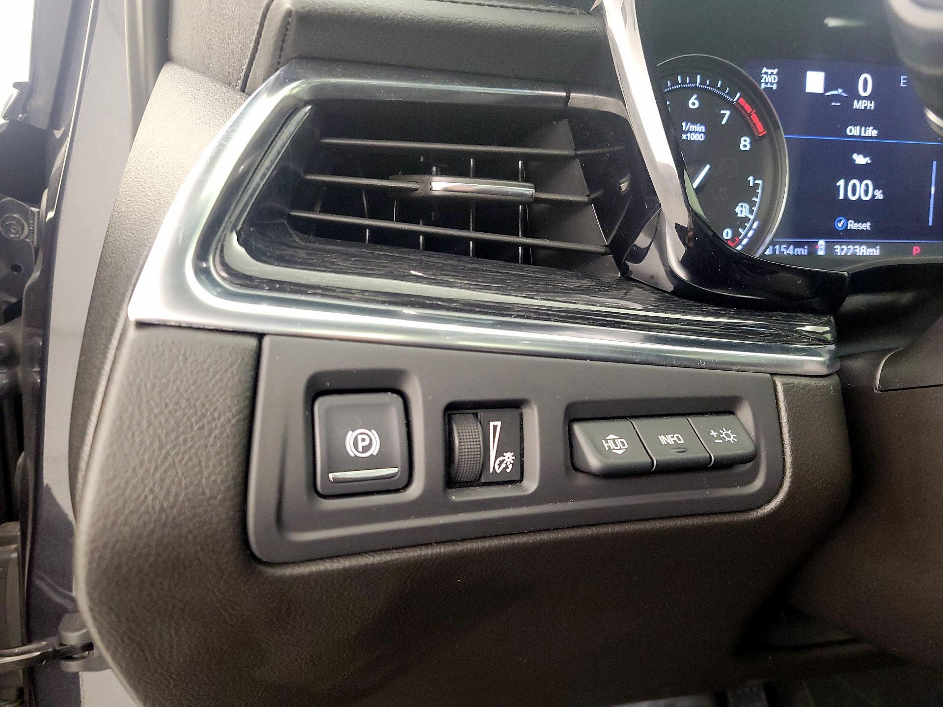 Thumbnail: 2023 Cadillac XT5 - 13