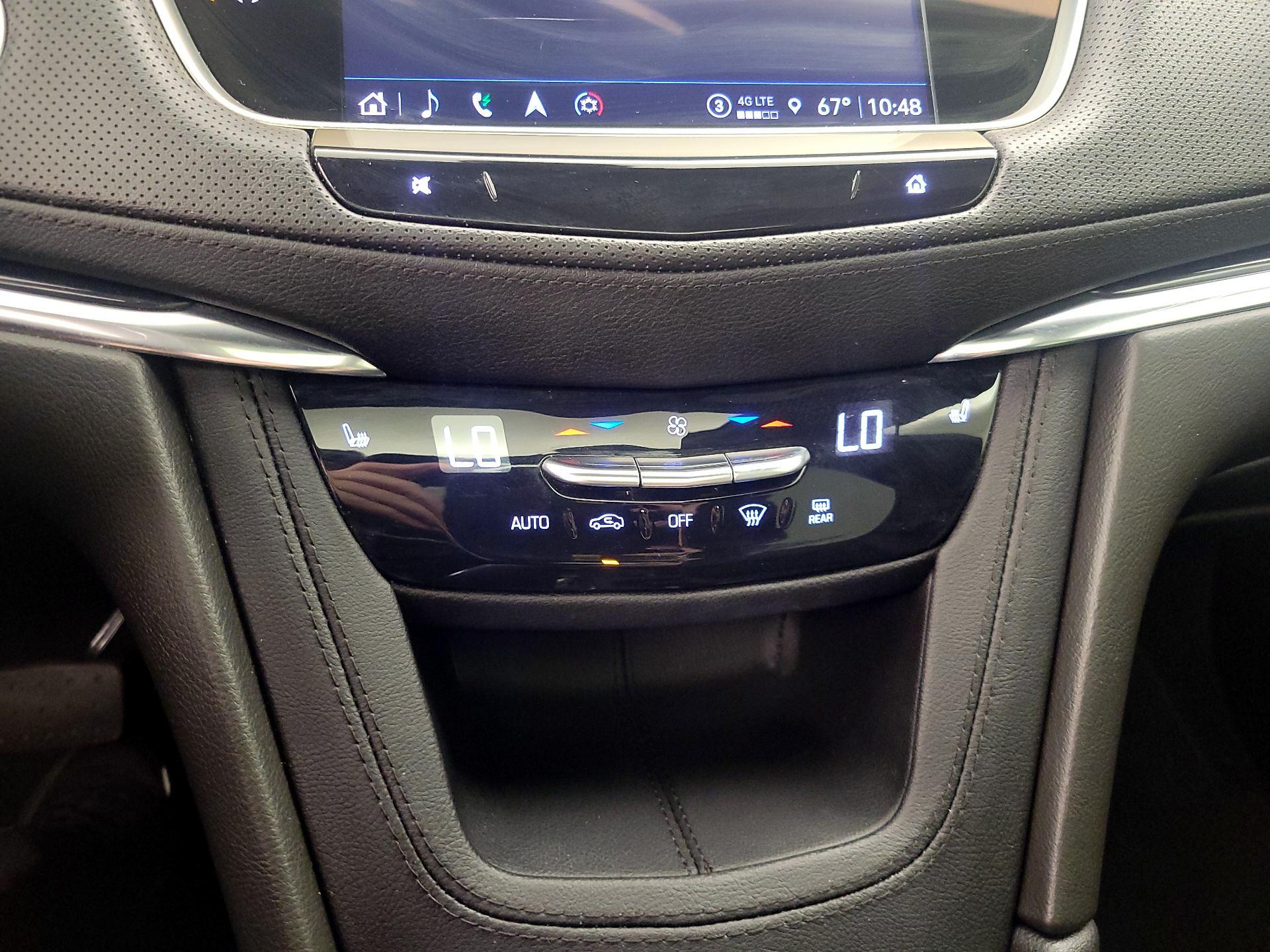 Thumbnail: 2023 Cadillac XT5 - 16