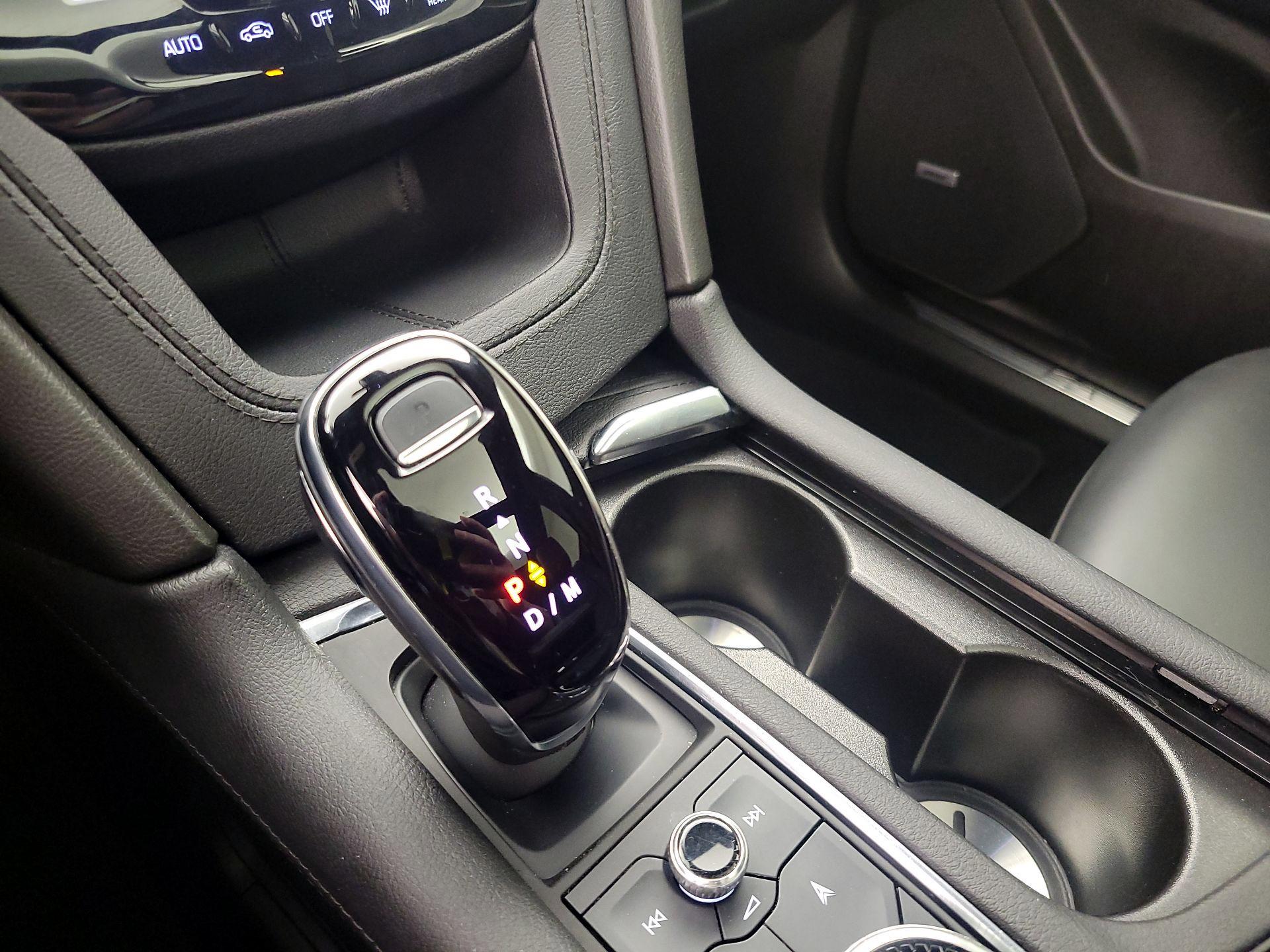 Thumbnail: 2023 Cadillac XT5 - 17