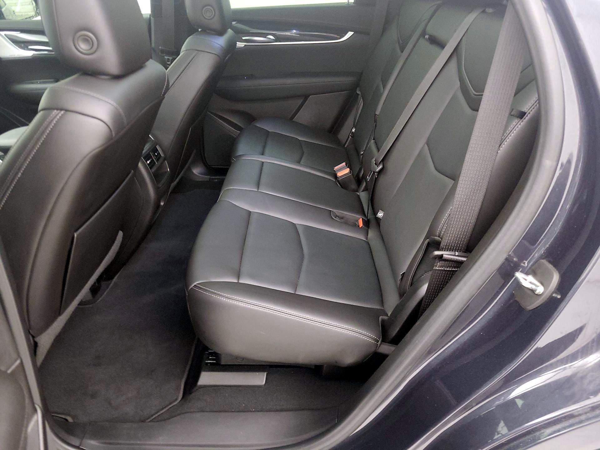 Thumbnail: 2023 Cadillac XT5 - 20