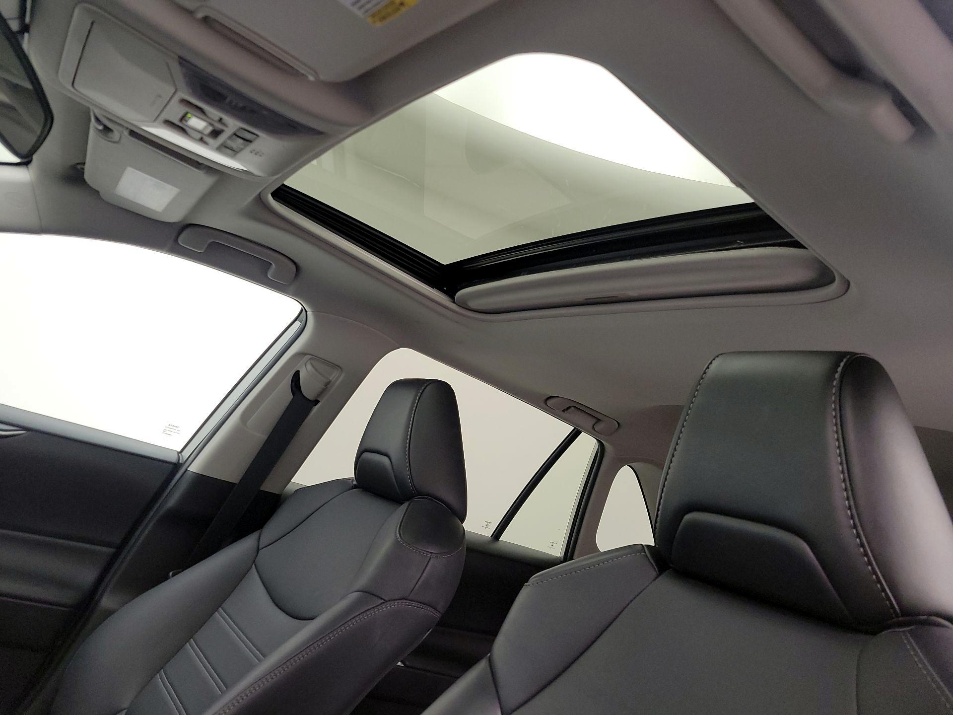 Thumbnail: 2022 Toyota RAV4 - 19