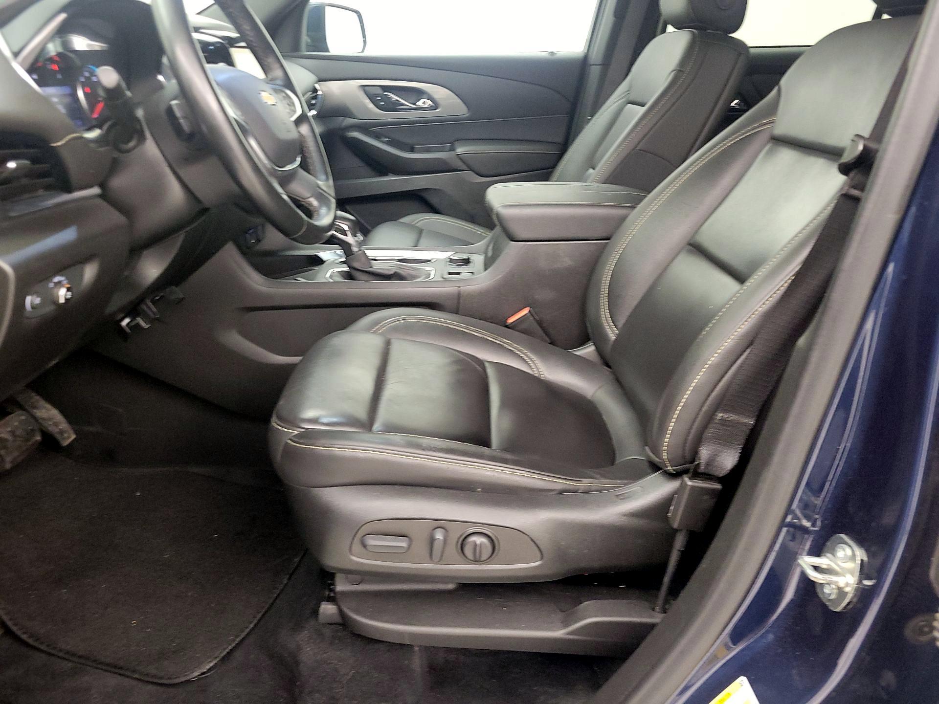 Thumbnail: 2023 Chevrolet Traverse - 11