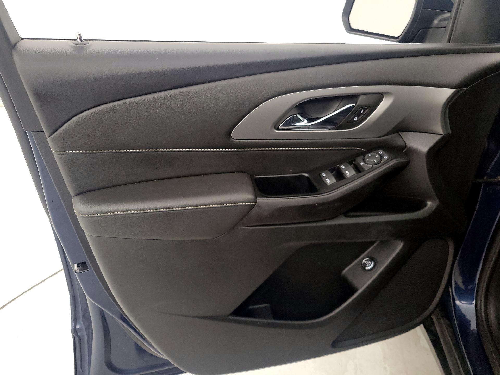 Thumbnail: 2023 Chevrolet Traverse - 12