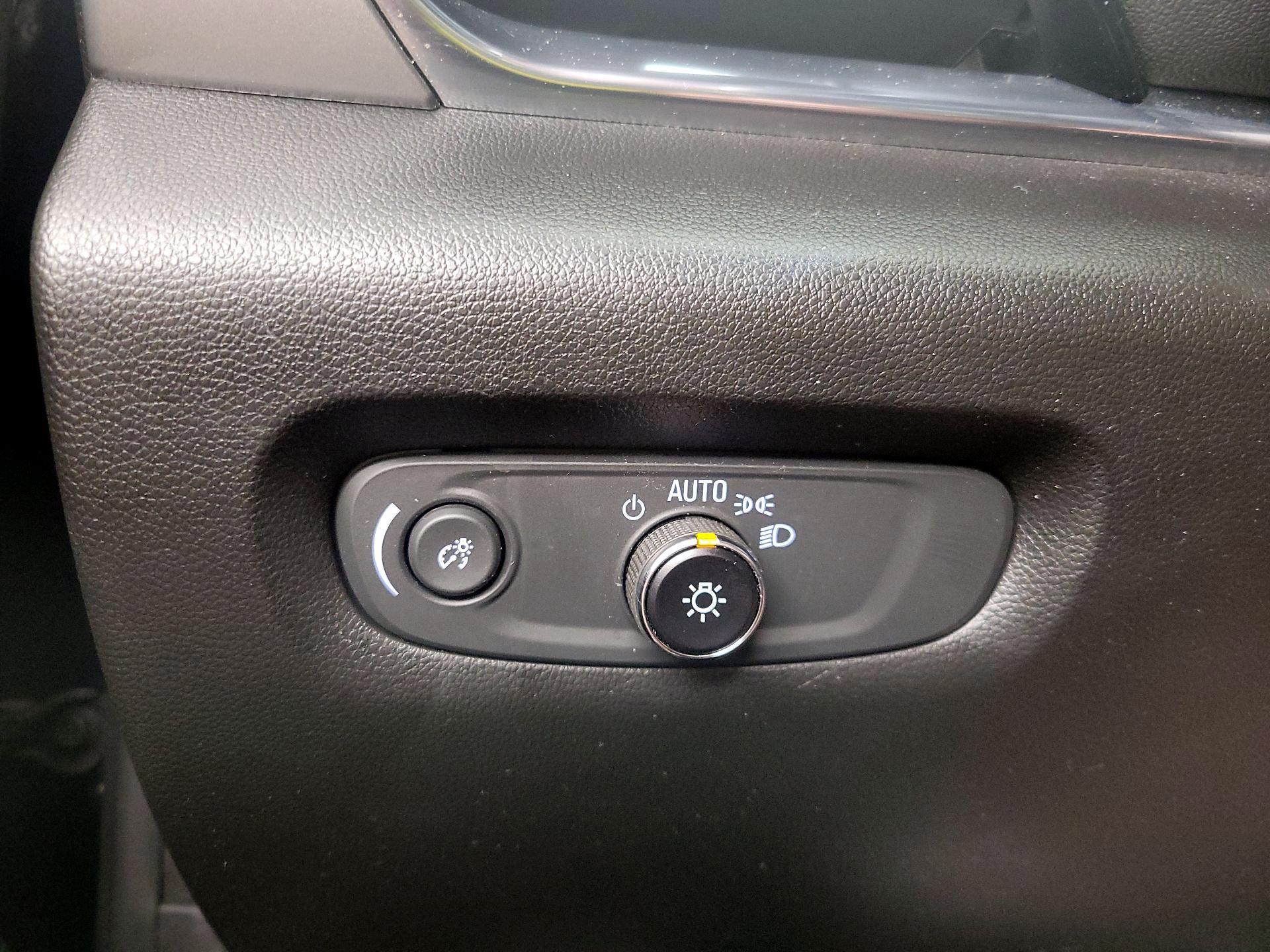 Thumbnail: 2023 Chevrolet Traverse - 13