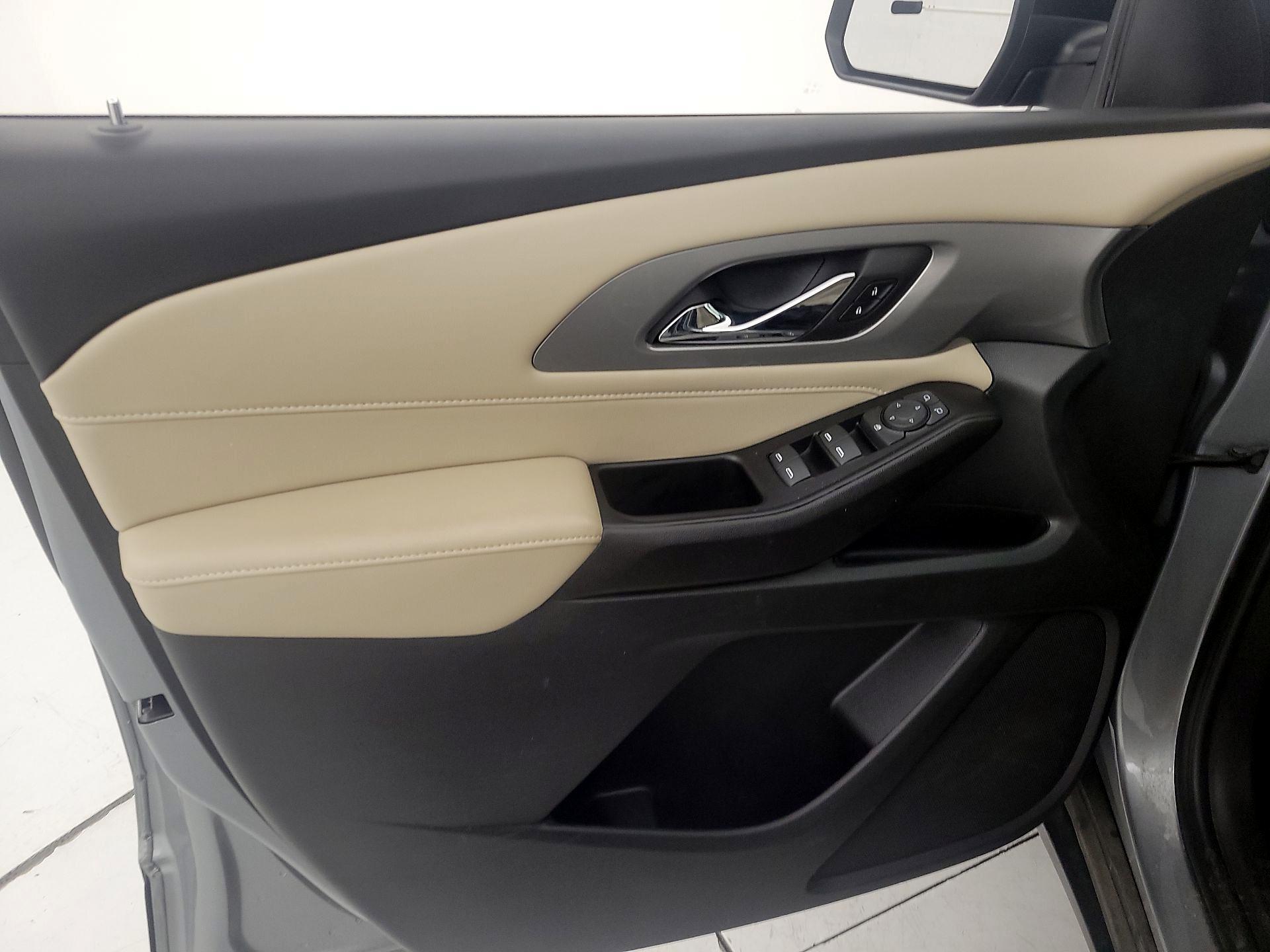 Thumbnail: 2023 Chevrolet Traverse - 12