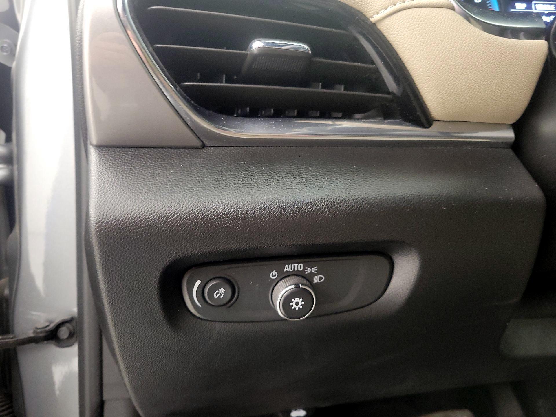 Thumbnail: 2023 Chevrolet Traverse - 13