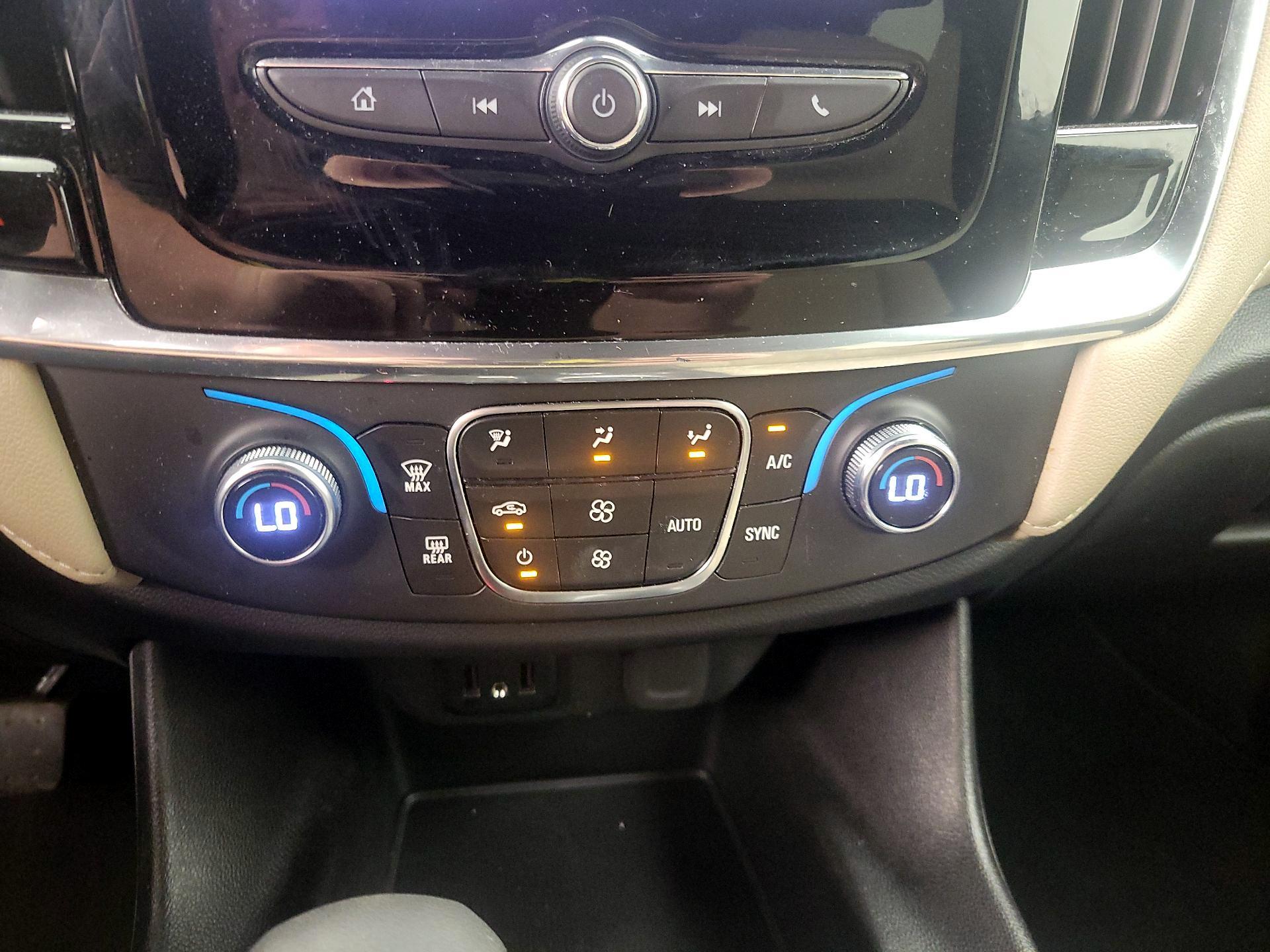 Thumbnail: 2023 Chevrolet Traverse - 17