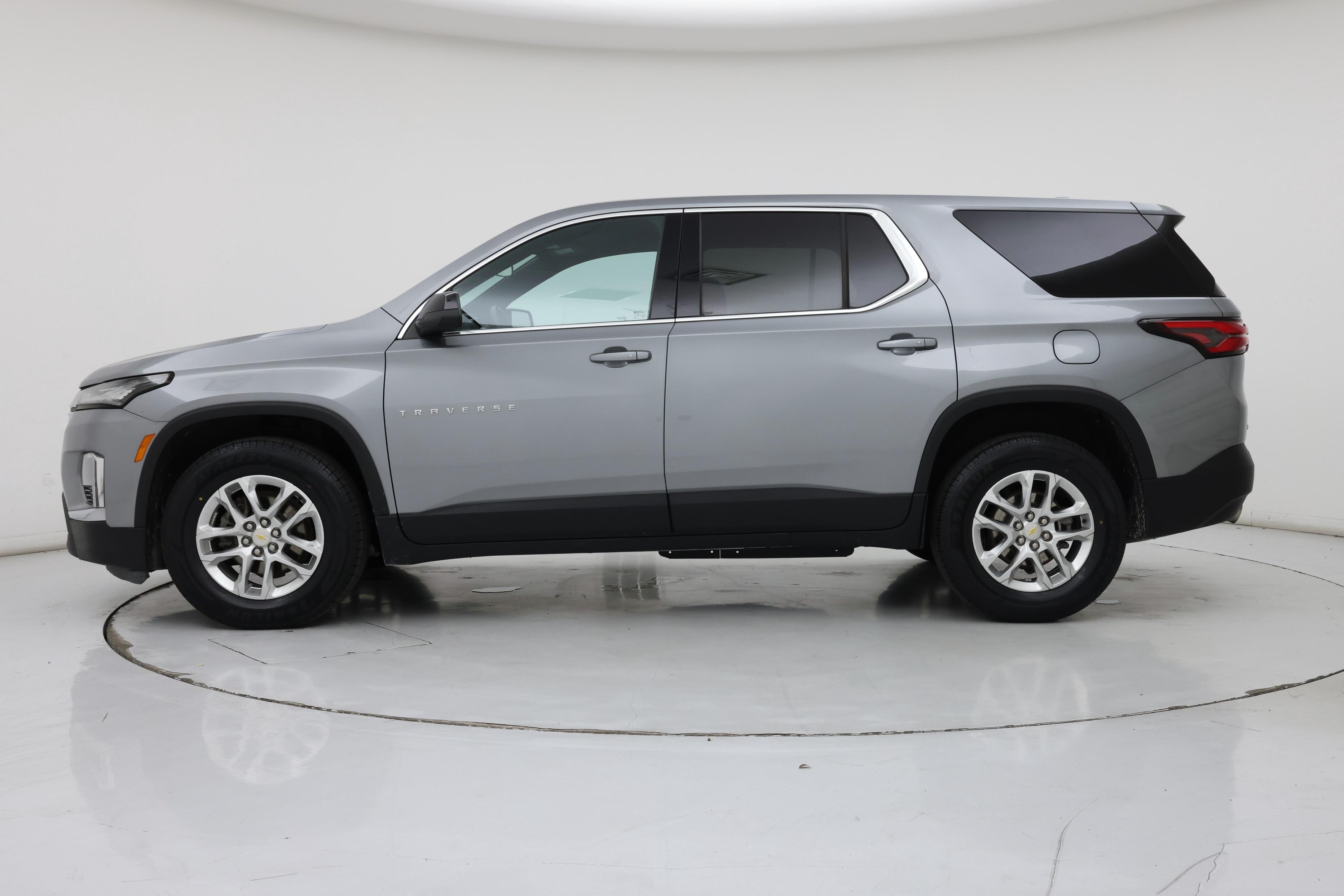 Thumbnail: 2023 Chevrolet Traverse - 3